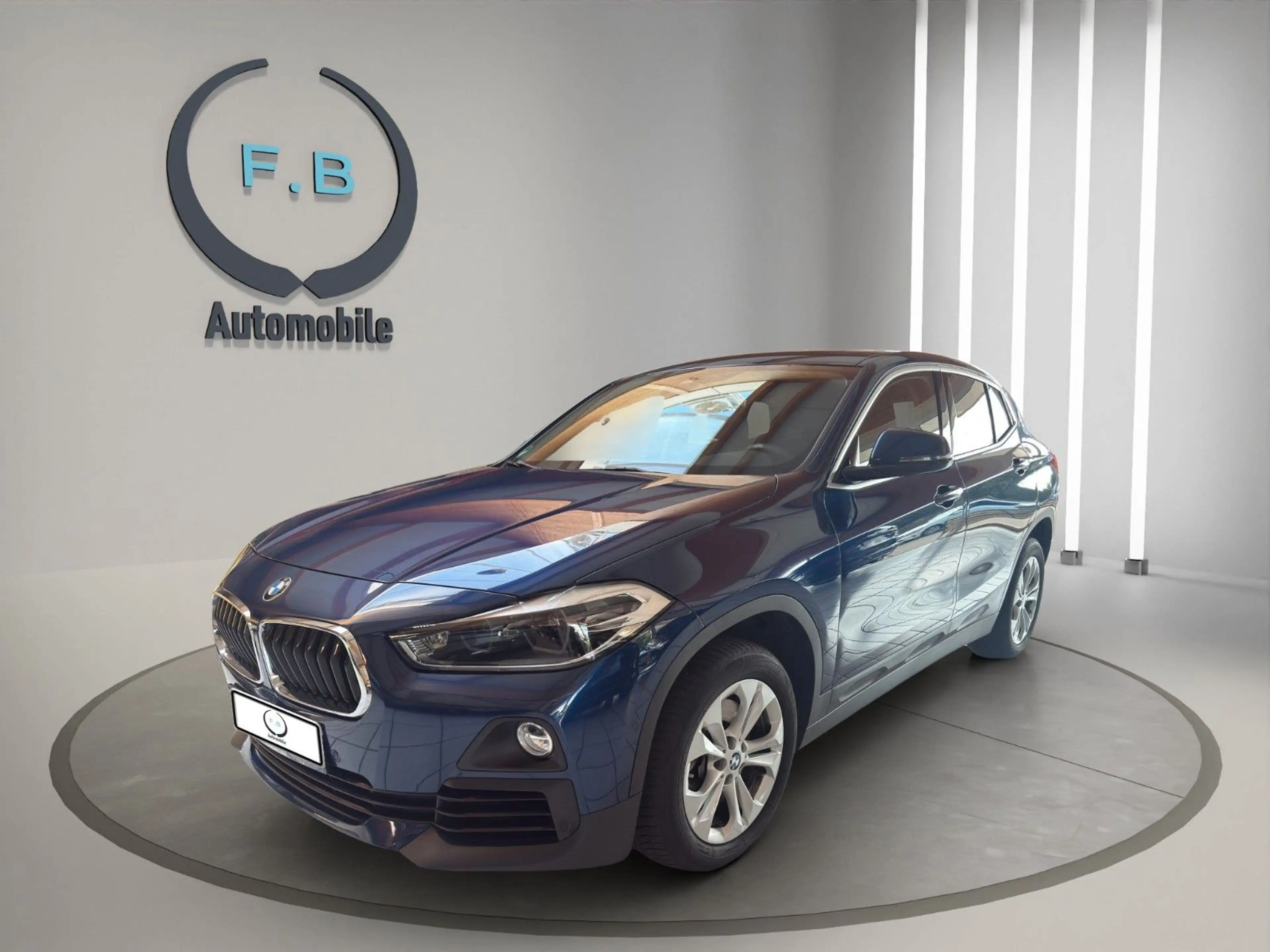 BMW X2 sDrive 20 i Advantage/HUD/RFK/UVM — photo 2