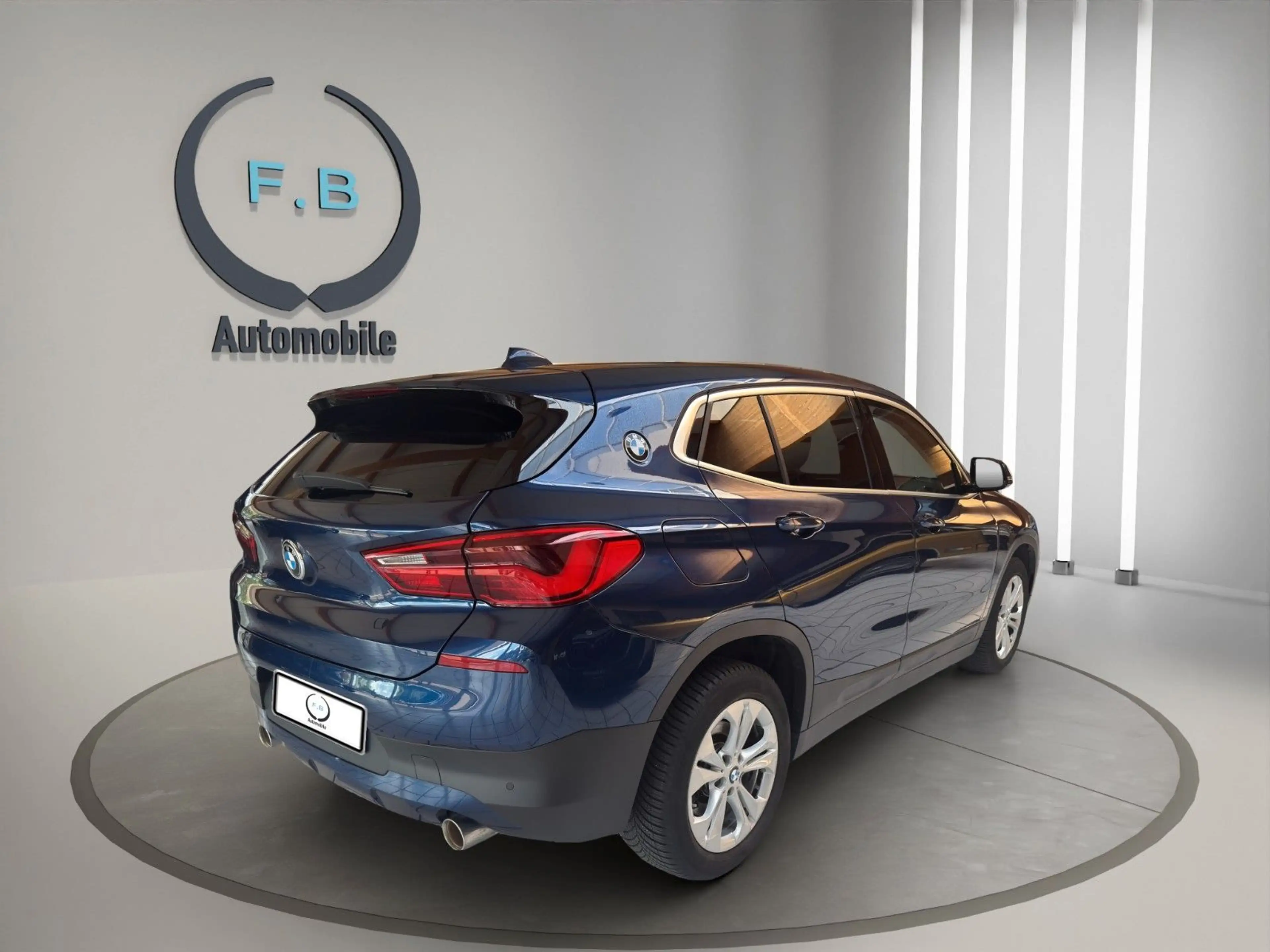 BMW X2 sDrive 20 i Advantage/HUD/RFK/UVM — photo 4