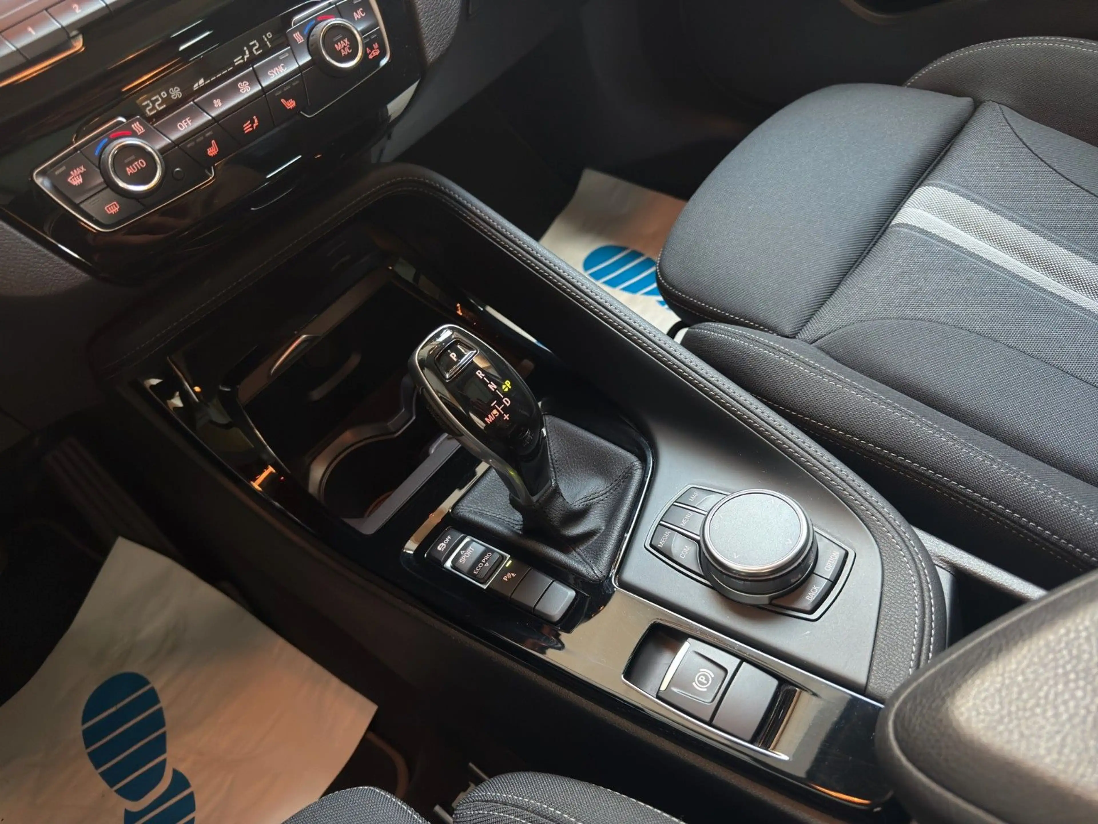 BMW X2 sDrive 20 i Advantage/HUD/RFK/UVM — photo 15