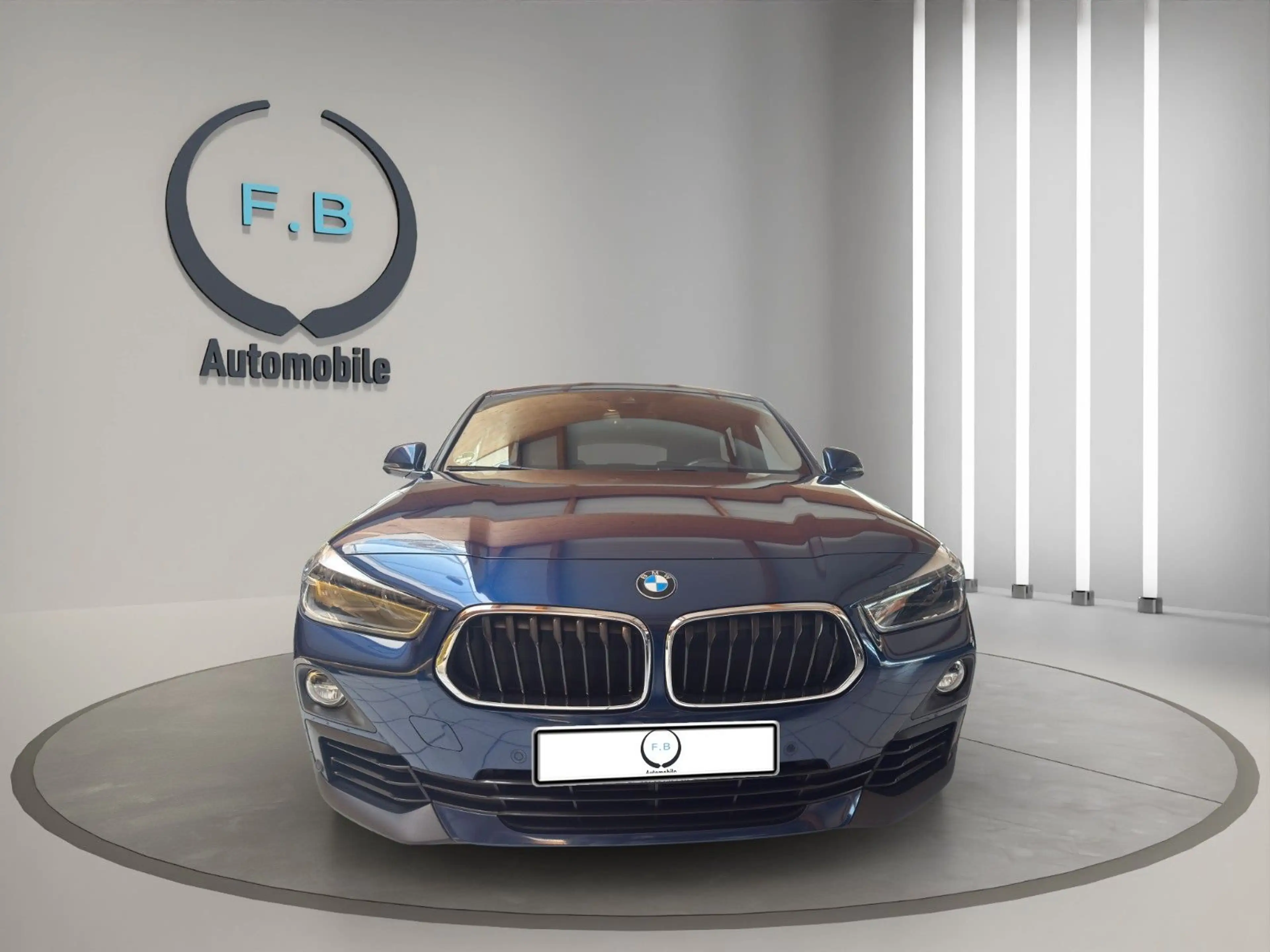 BMW X2 sDrive 20 i Advantage/HUD/RFK/UVM — photo 3