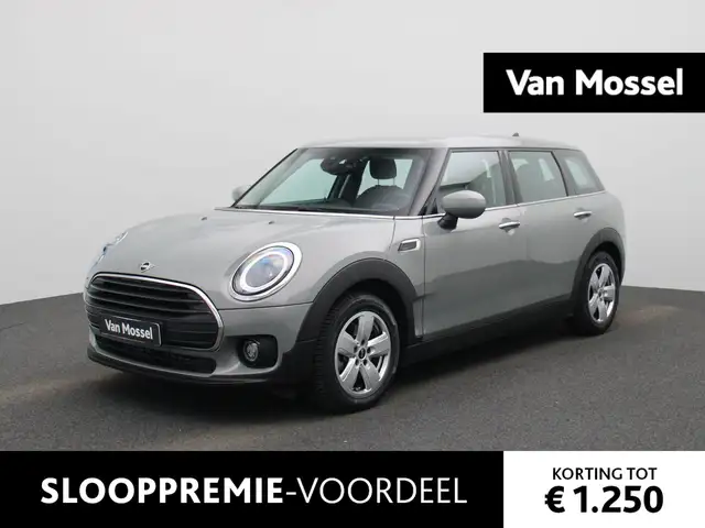 MINI Cooper Clubman 1.5 Essential AUTOMAAT | Navigatie | Climate-Contr