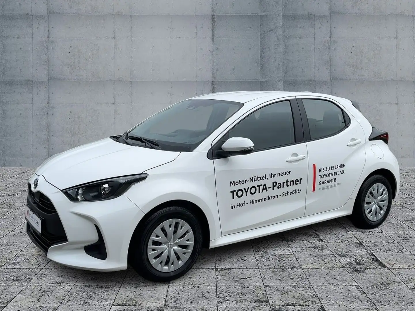Toyota Yaris 1.5 HYBRID COMFORT Weiß - 2