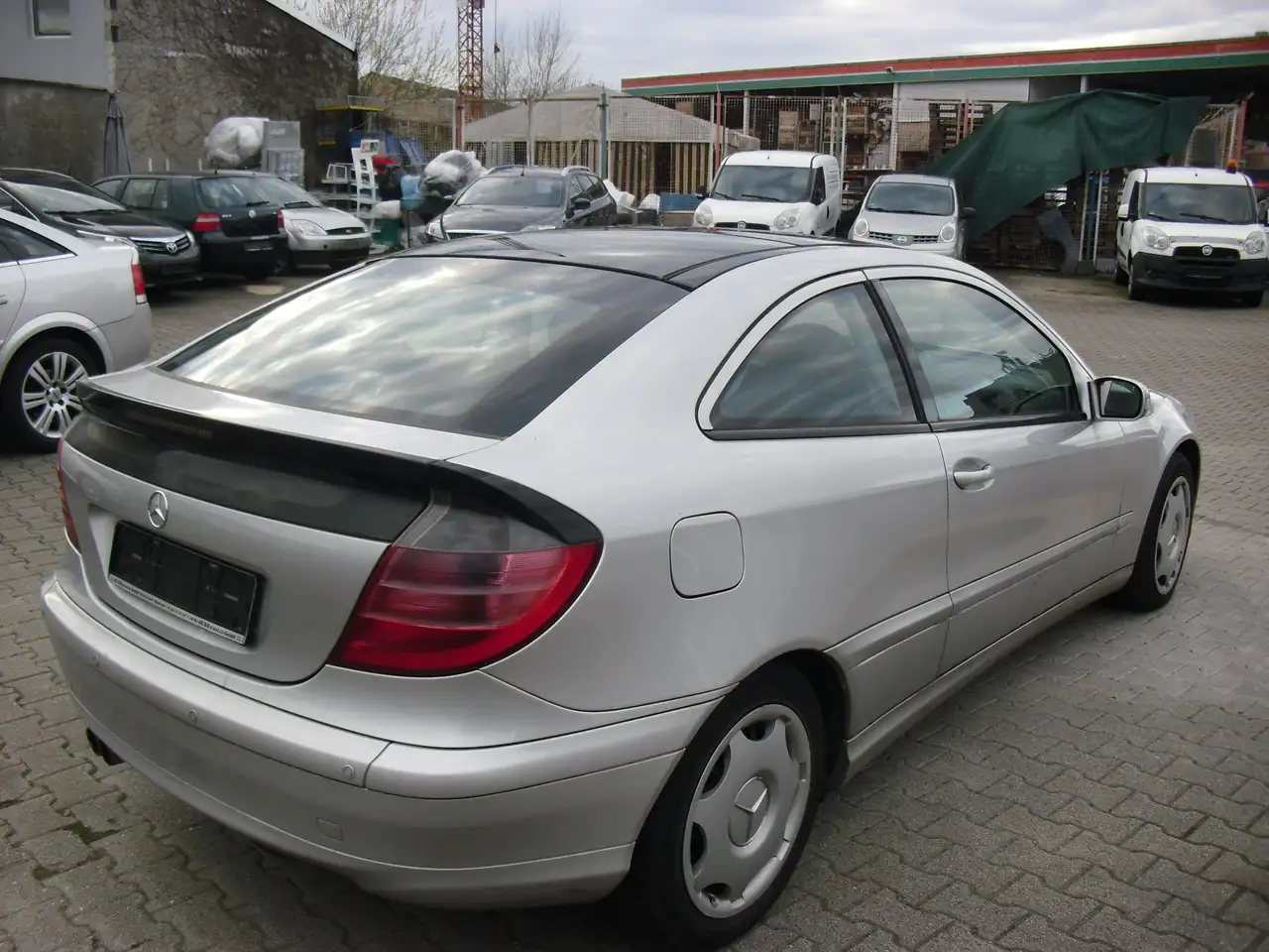 Mercedes-Benz C 230