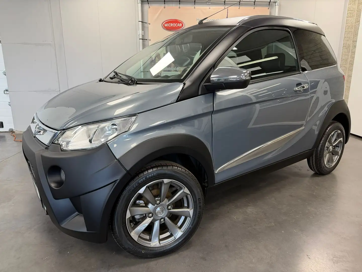 Aixam Crossline Сірий - 1