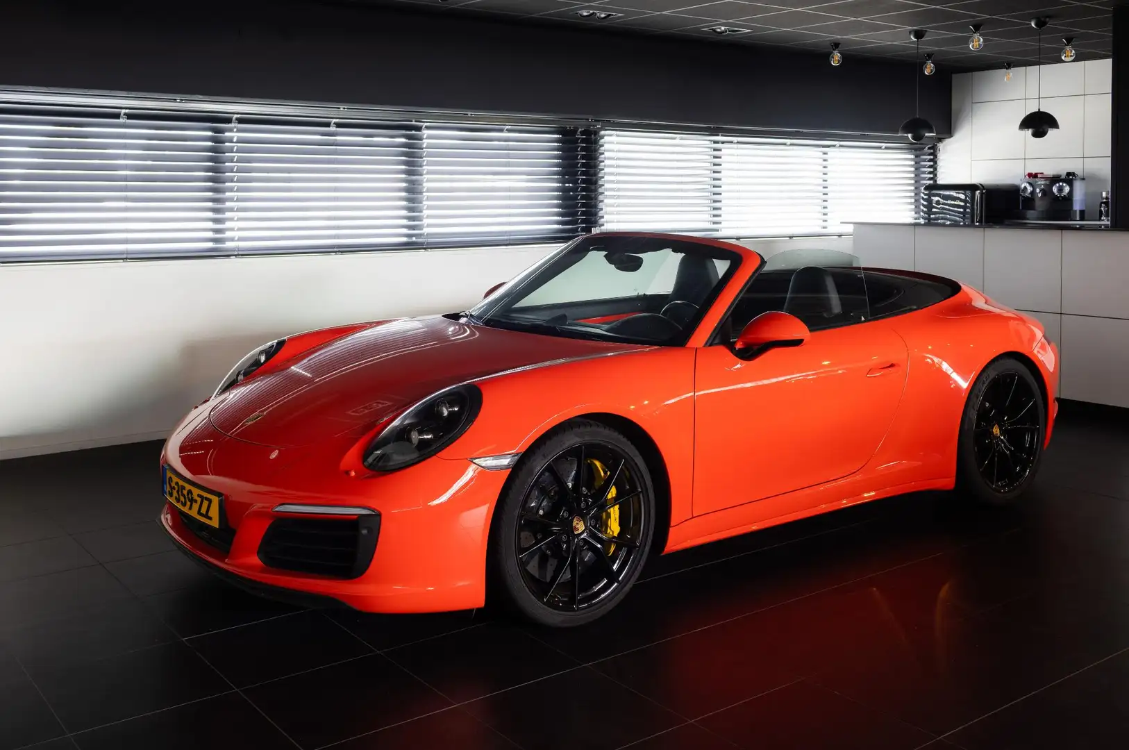Porsche 991 Cabrio 3.0 Carrera 4S Orange - 2