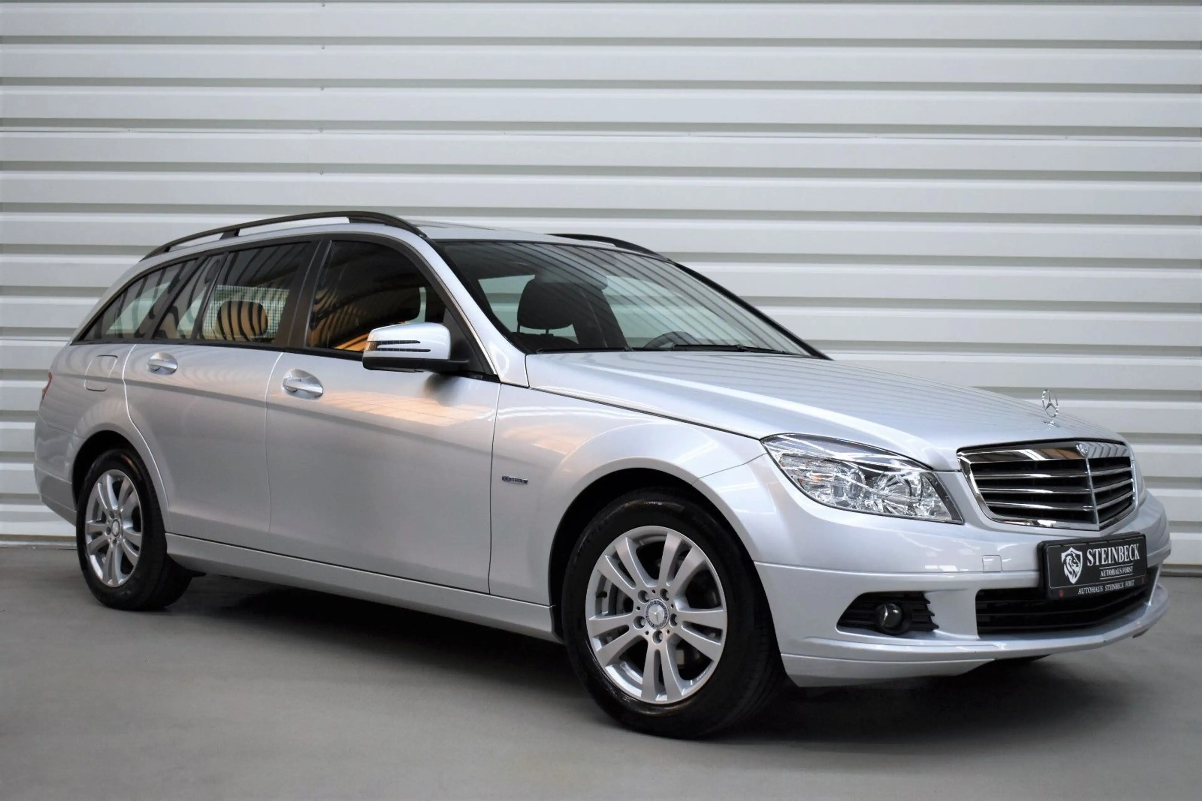 Mercedes-Benz C 180 T CGI Classic+1.Hand+AHK+Schiebedach
