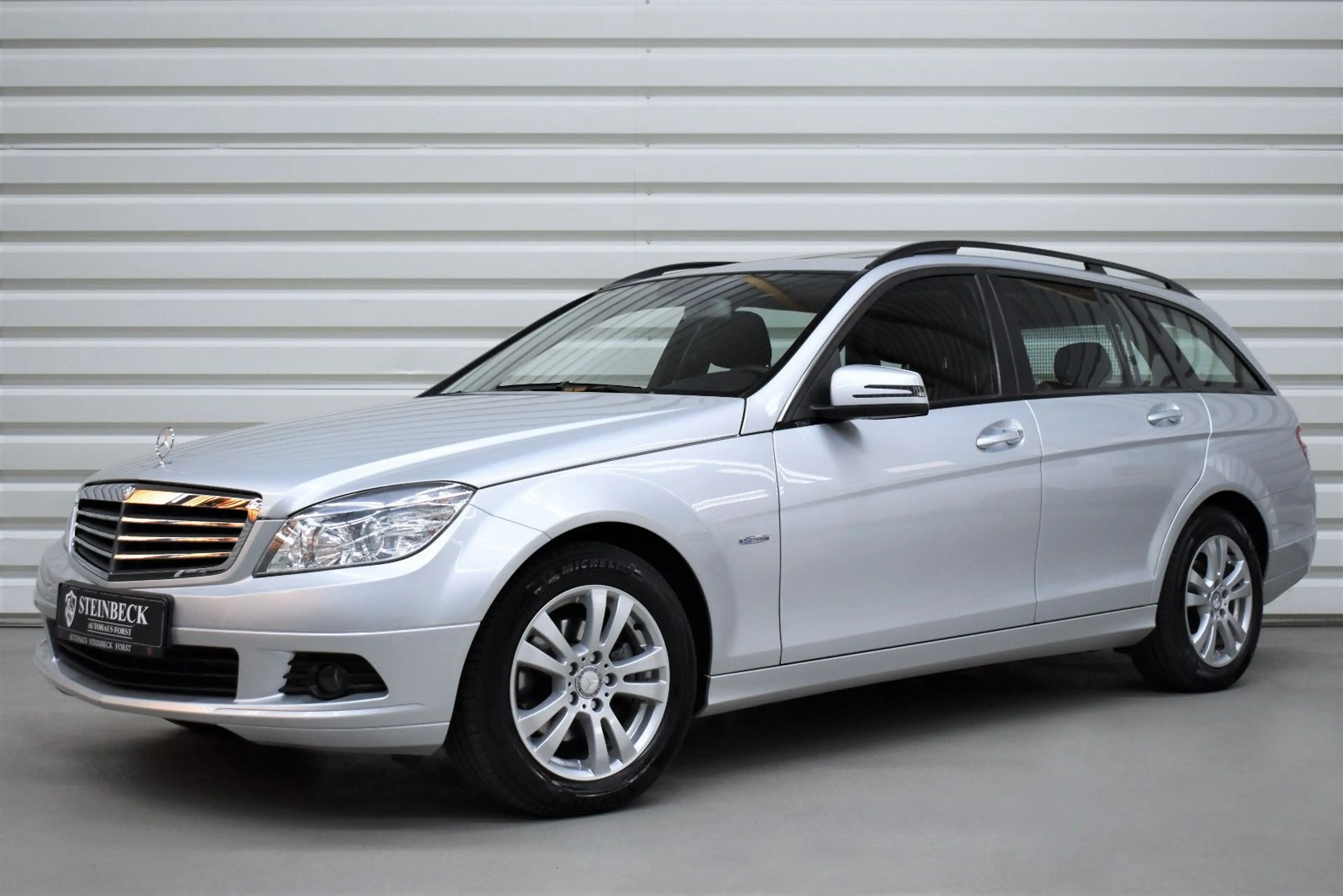 Mercedes-Benz C 180 T CGI Classic+1.Hand+AHK+Schiebedach — photo 3