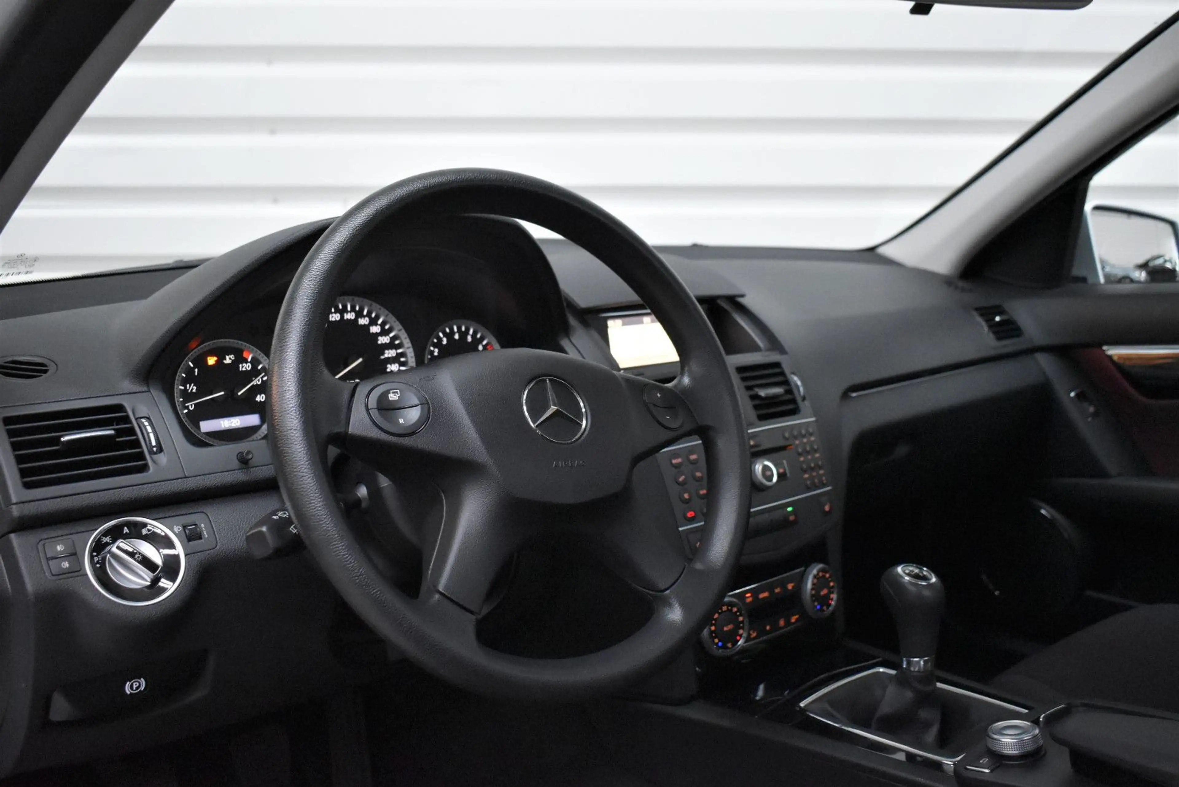 Mercedes-Benz C 180 T CGI Classic+1.Hand+AHK+Schiebedach — photo 7