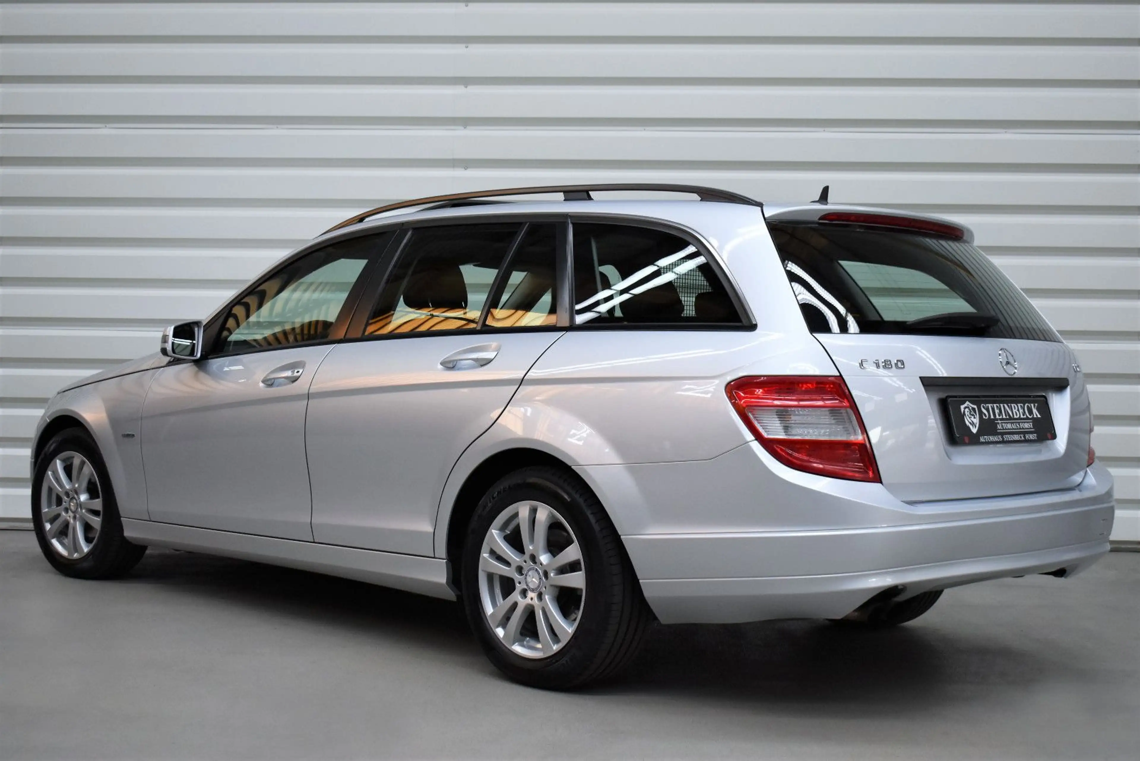 Mercedes-Benz C 180 T CGI Classic+1.Hand+AHK+Schiebedach — photo 2