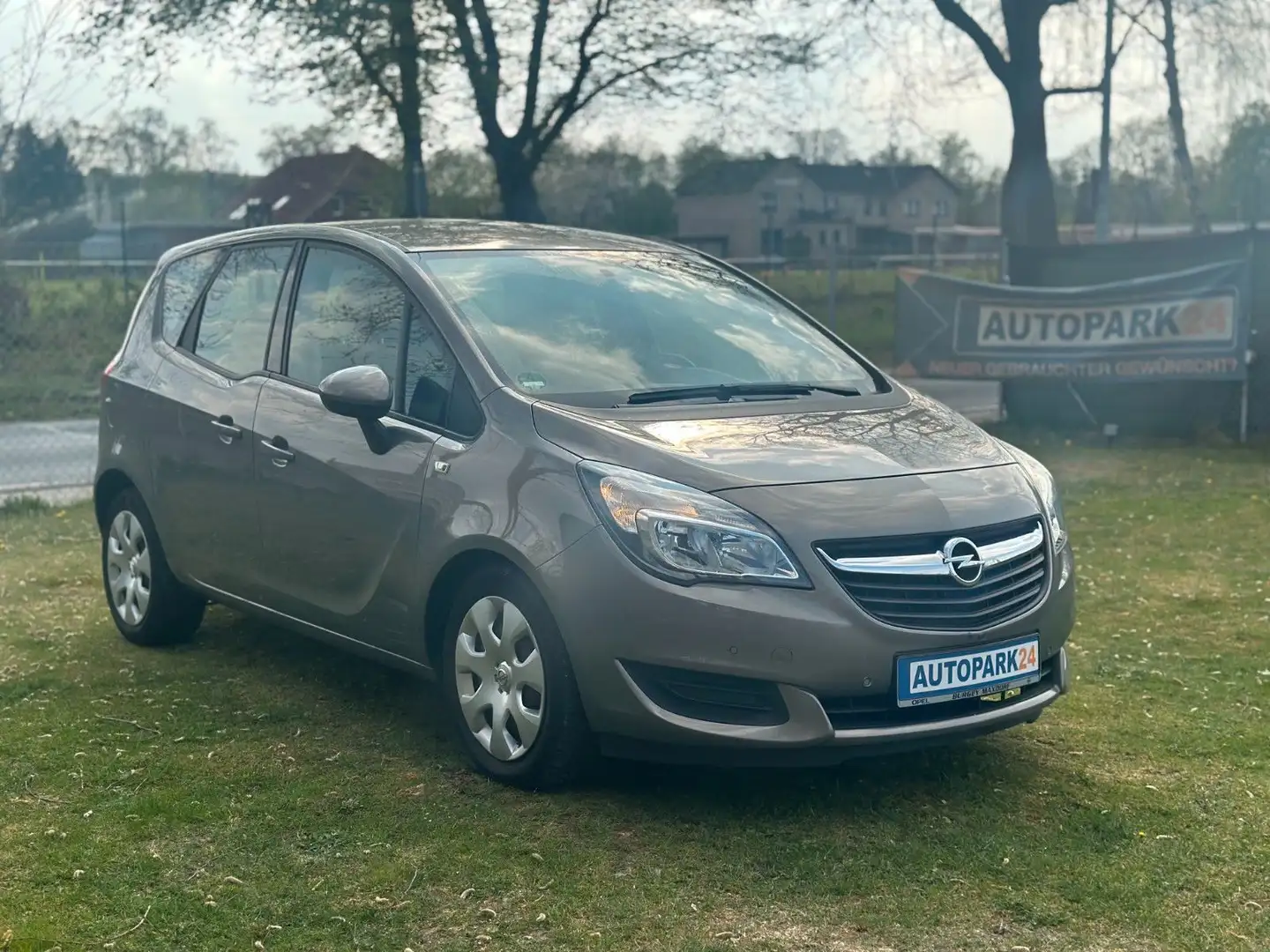 Opel Meriva B Edition*1,4 120PS*KLIMA*SITZHEIZUNG* Braun - 1