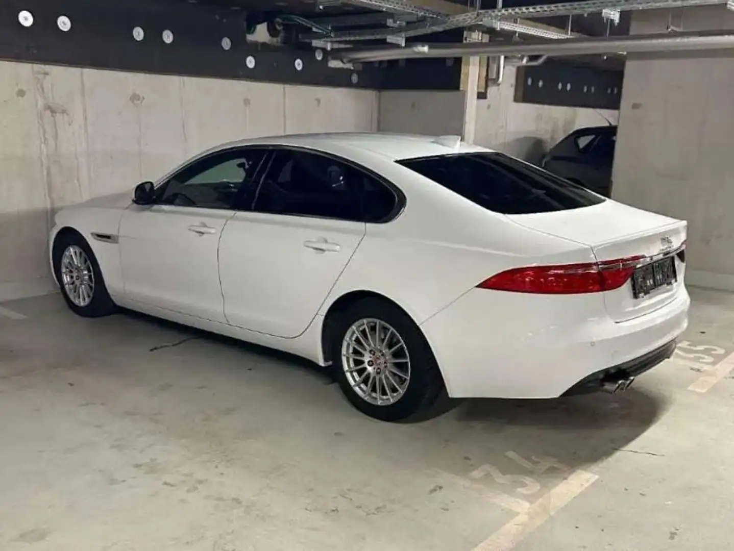 Jaguar XF XF 20d Limousine Weiß - 1