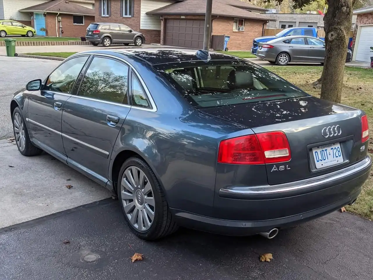 Audi A8 снимка Audi A8