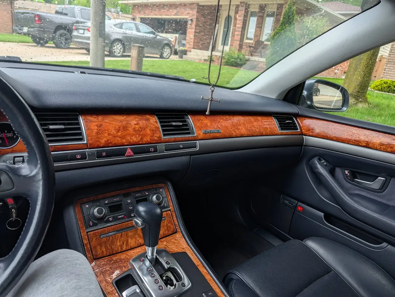 Audi A8 снимка Audi A8