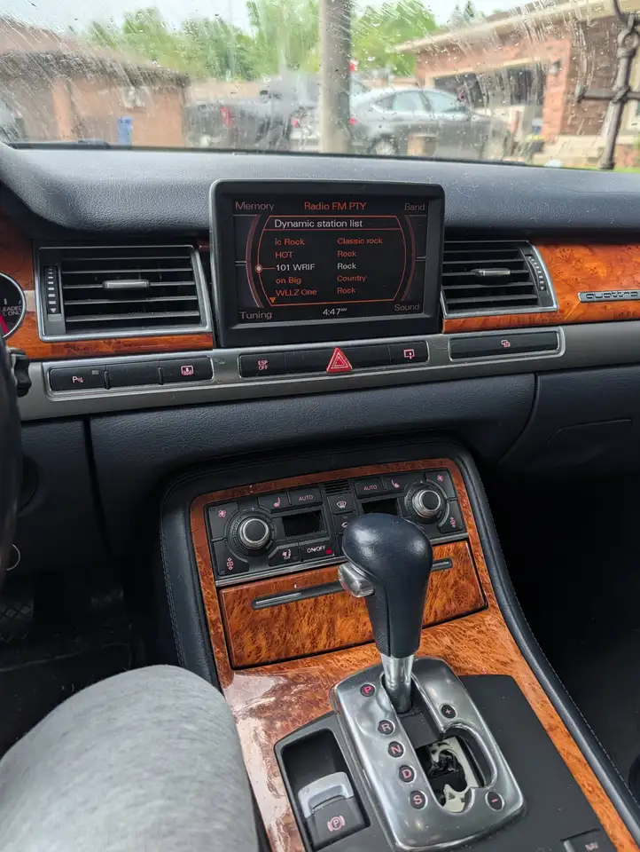 Audi A8 снимка Audi A8