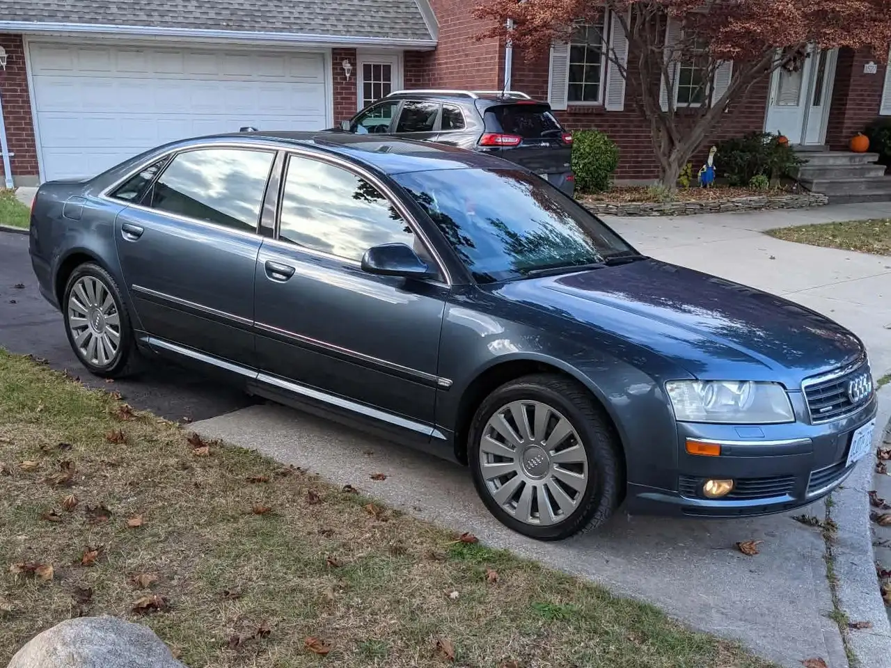 Audi A8 снимка Audi A8