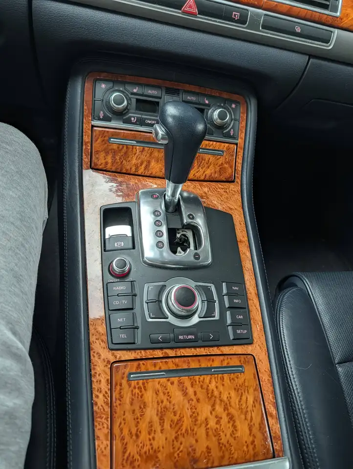 Audi A8 снимка Audi A8