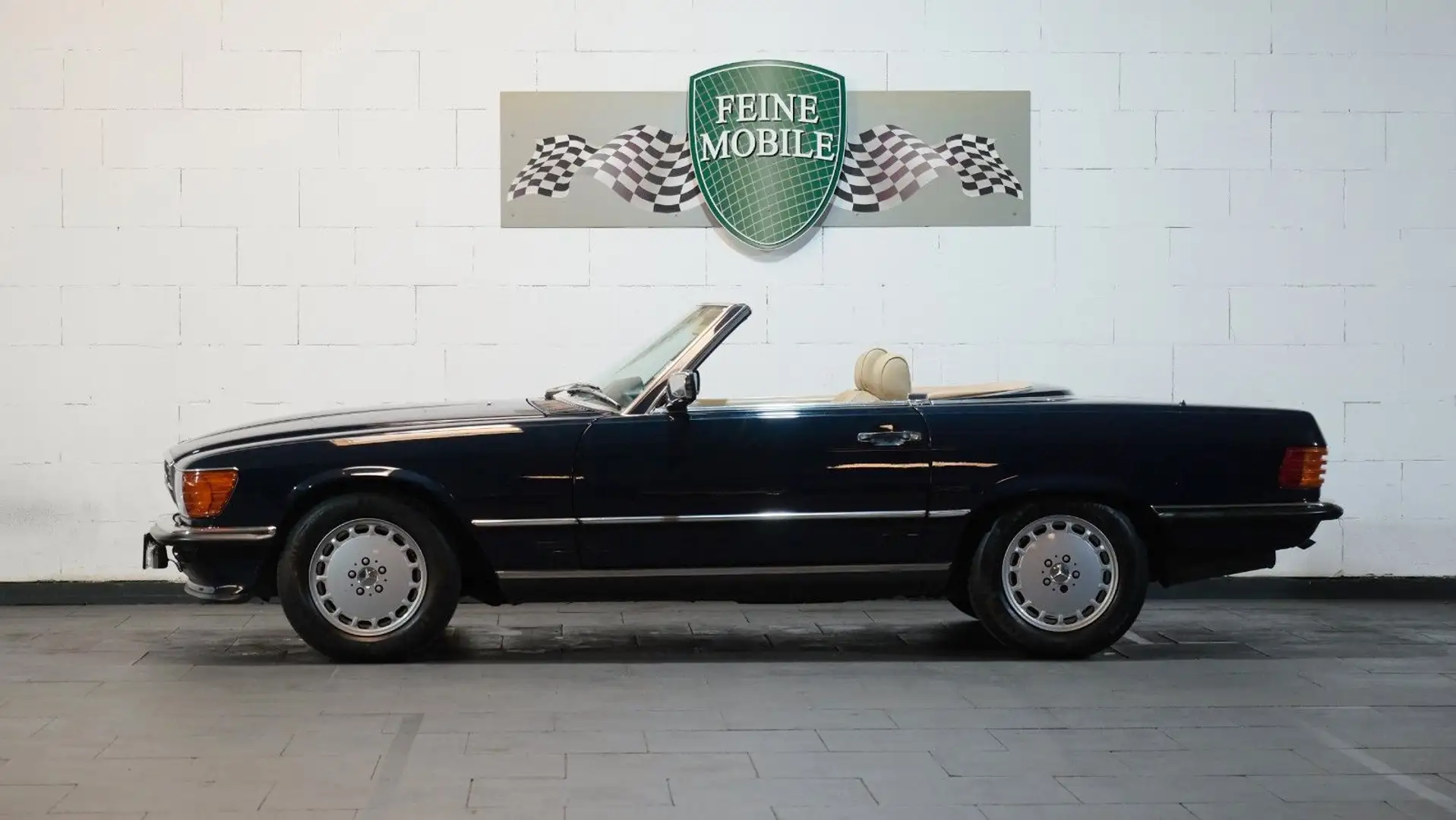 Mercedes-Benz 560 SL - R 107 top Blau - 2