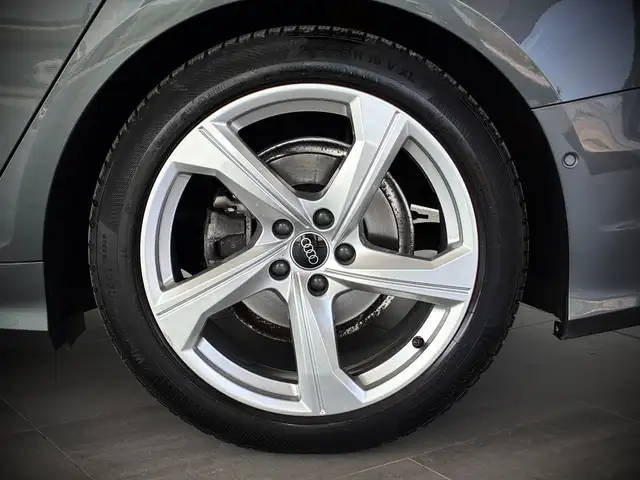 Audi A6 view 11