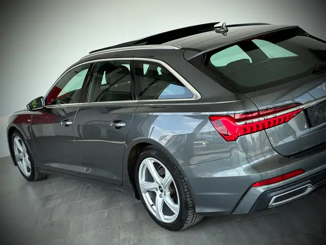 Audi A6 view 12