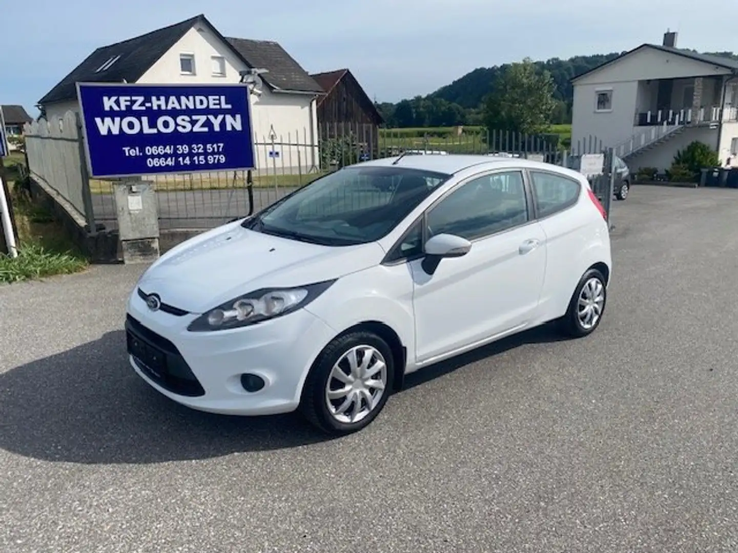 Ford Fiesta Ambiente 1,2 KLIMA Weiß - 1