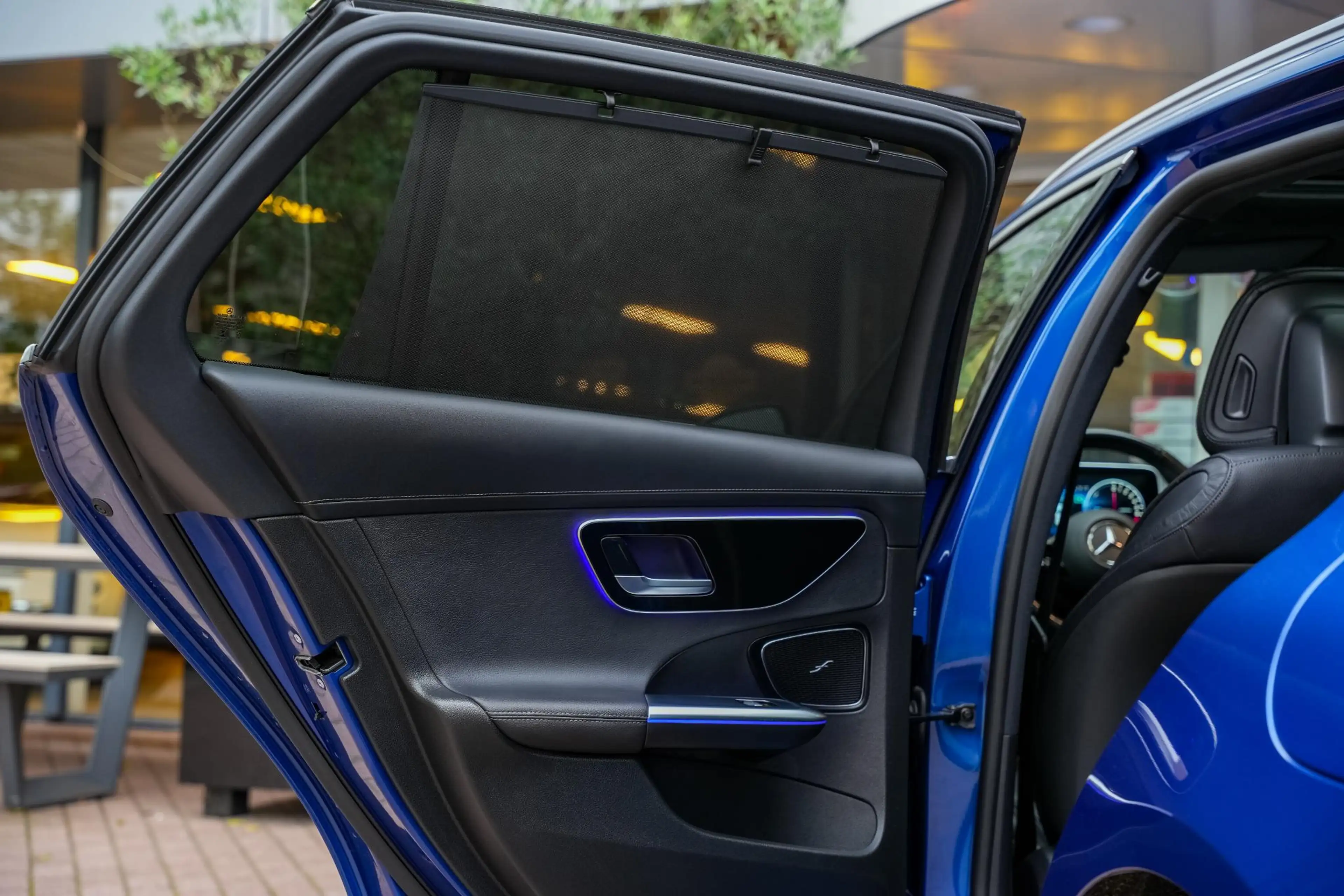 Mercedes-Benz C 300 e AMG Line Panoramadak Full Ambient Adapt. Cruise — photo 13