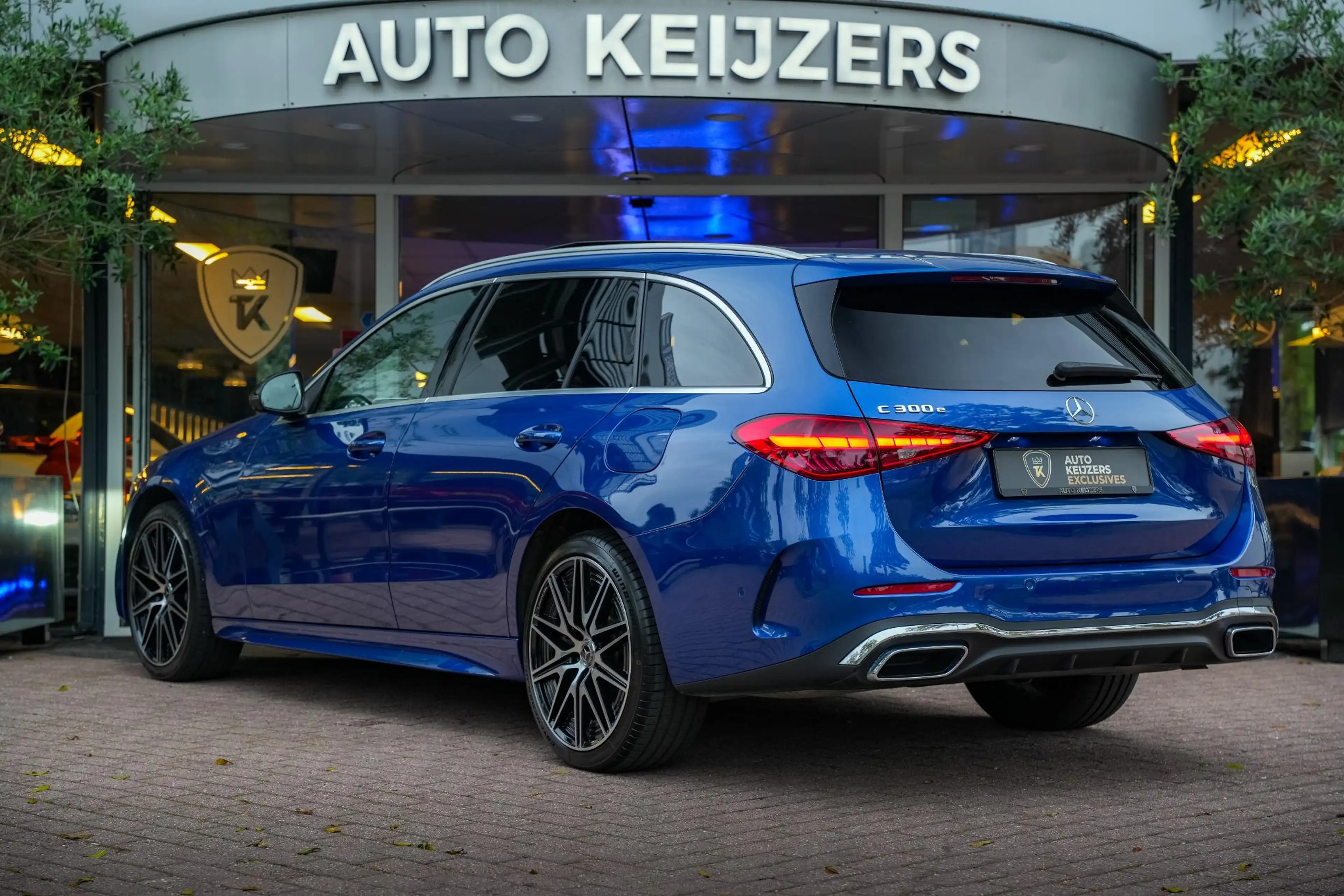 Mercedes-Benz C 300 e AMG Line Panoramadak Full Ambient Adapt. Cruise — photo 7