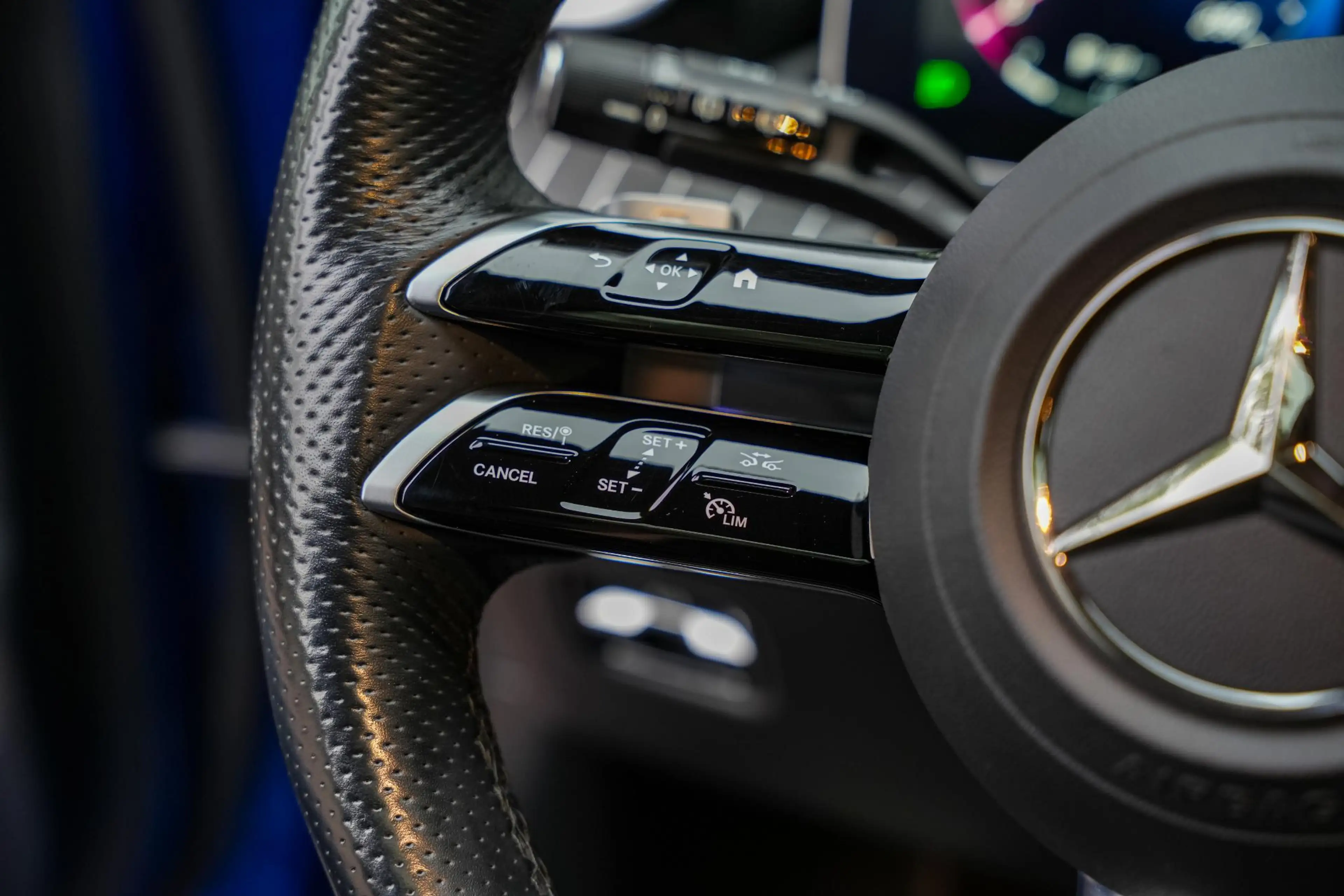Mercedes-Benz C 300 e AMG Line Panoramadak Full Ambient Adapt. Cruise — photo 19