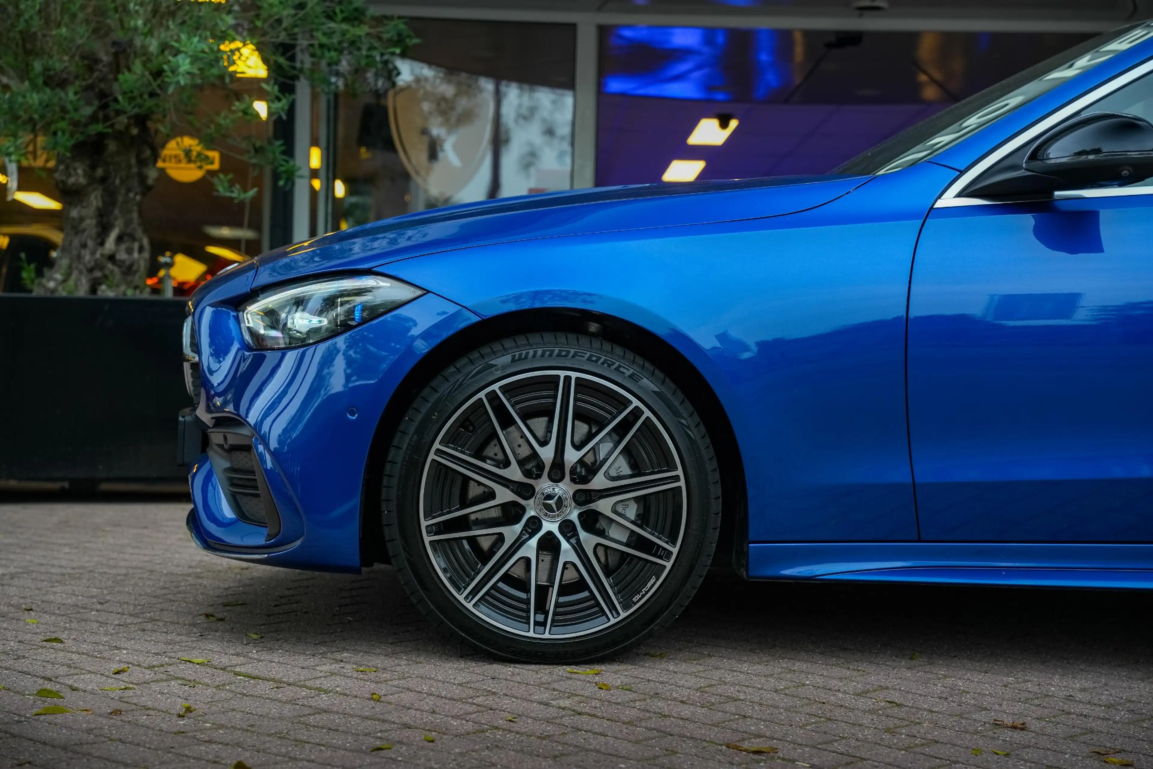 Mercedes-Benz C 300 e AMG Line Panoramadak Full Ambient Adapt. Cruise — photo 11
