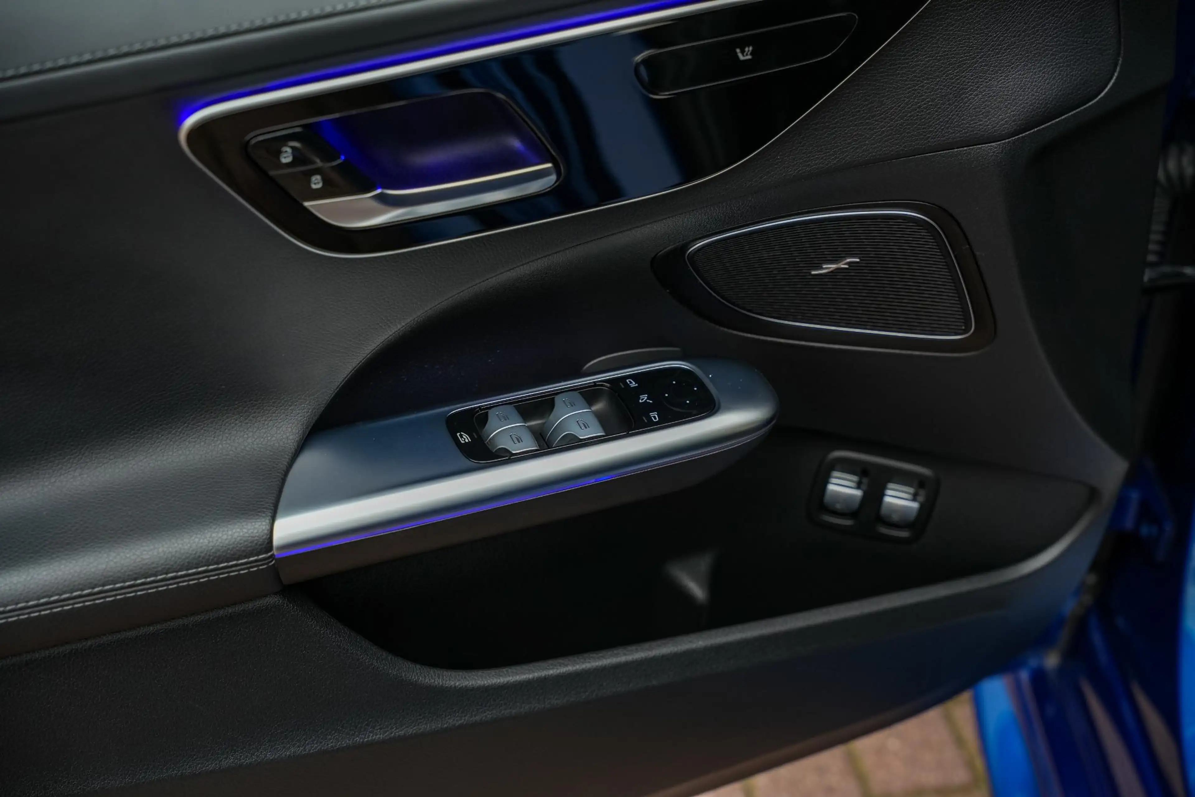 Mercedes-Benz C 300 e AMG Line Panoramadak Full Ambient Adapt. Cruise — photo 14