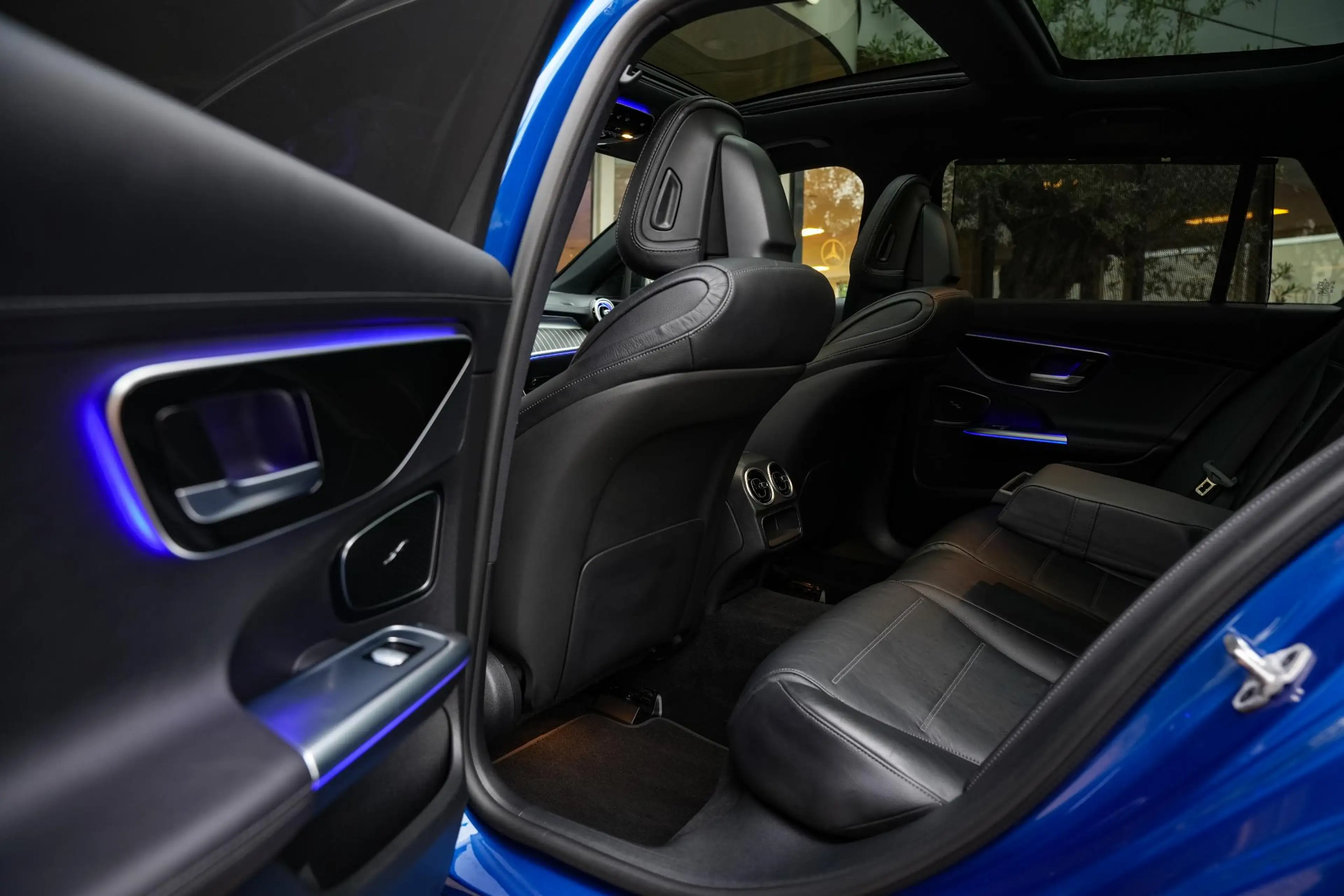 Mercedes-Benz C 300 e AMG Line Panoramadak Full Ambient Adapt. Cruise — photo 8