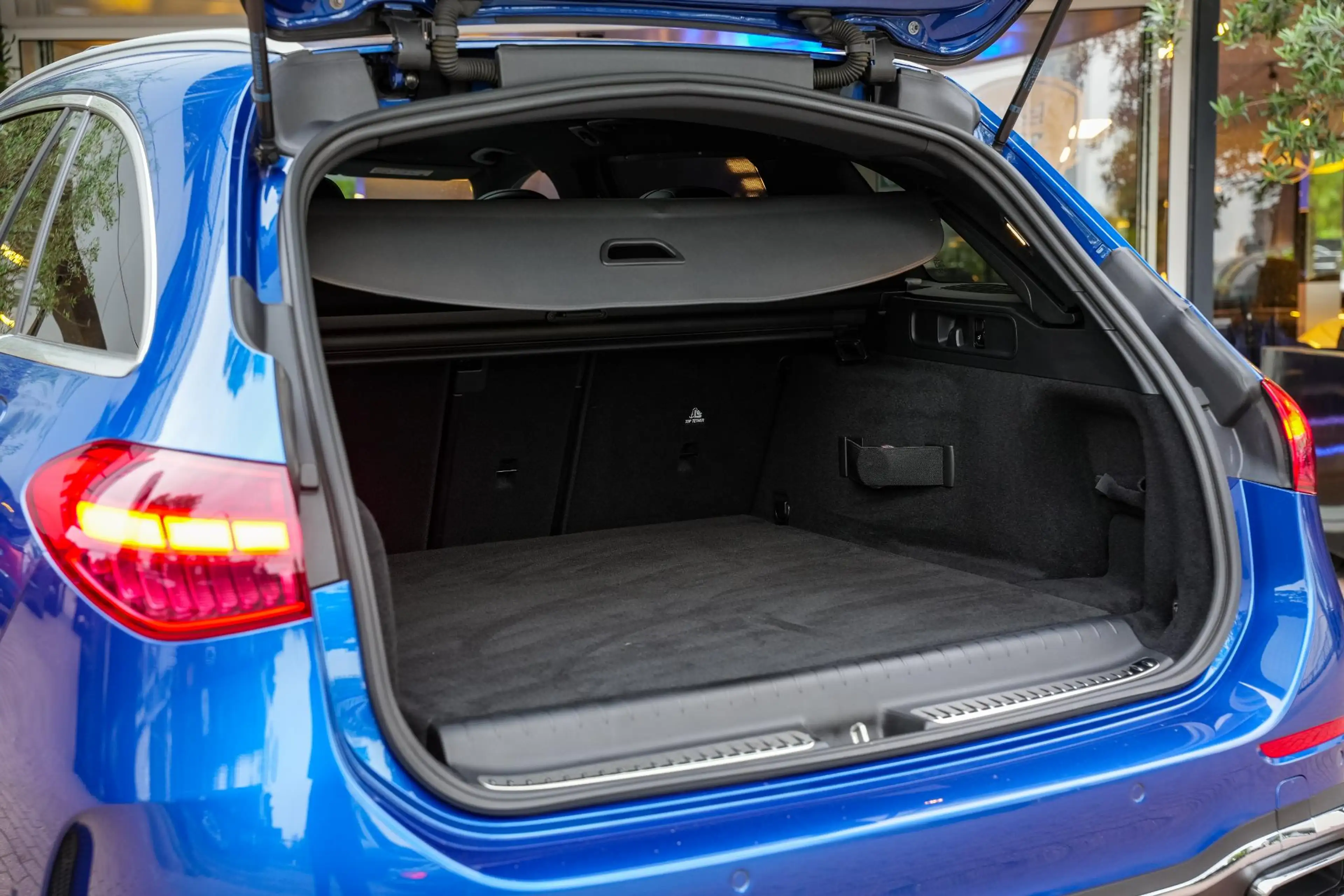 Mercedes-Benz C 300 e AMG Line Panoramadak Full Ambient Adapt. Cruise — photo 20