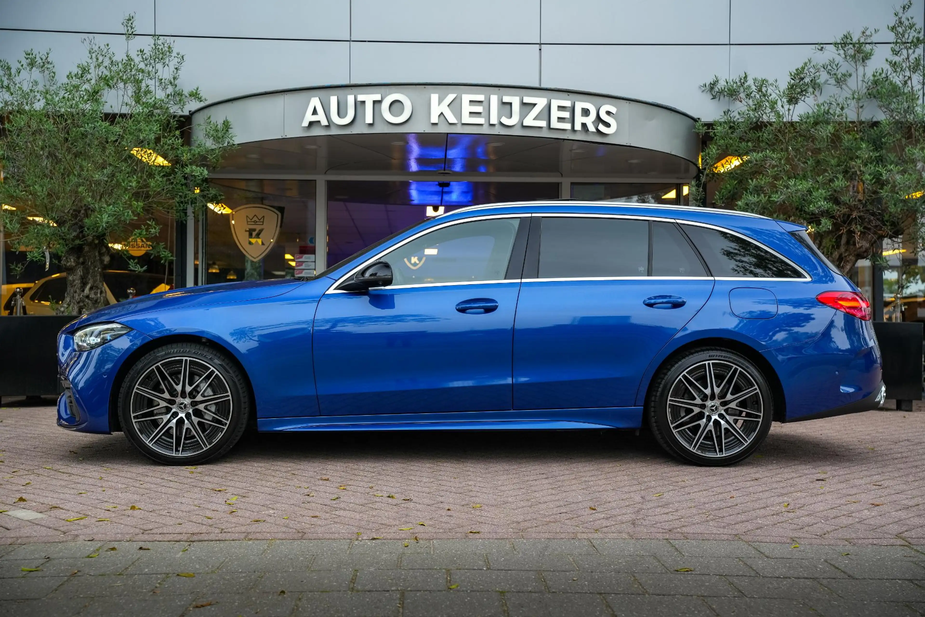 Mercedes-Benz C 300 e AMG Line Panoramadak Full Ambient Adapt. Cruise — photo 5