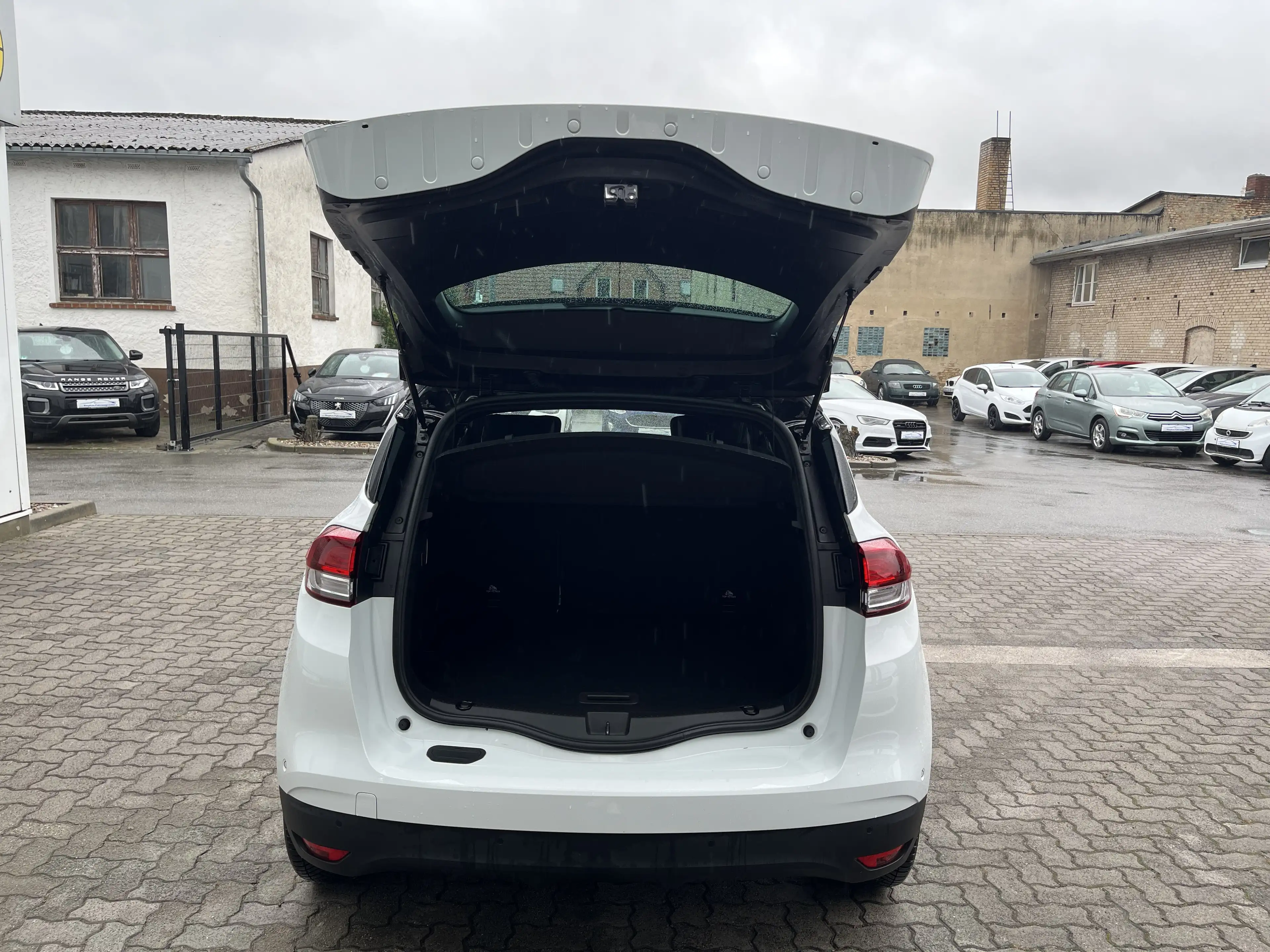 Renault Scenic Black Edition Bose Aut. 150Tce mit 20.Zoll.. — photo 13