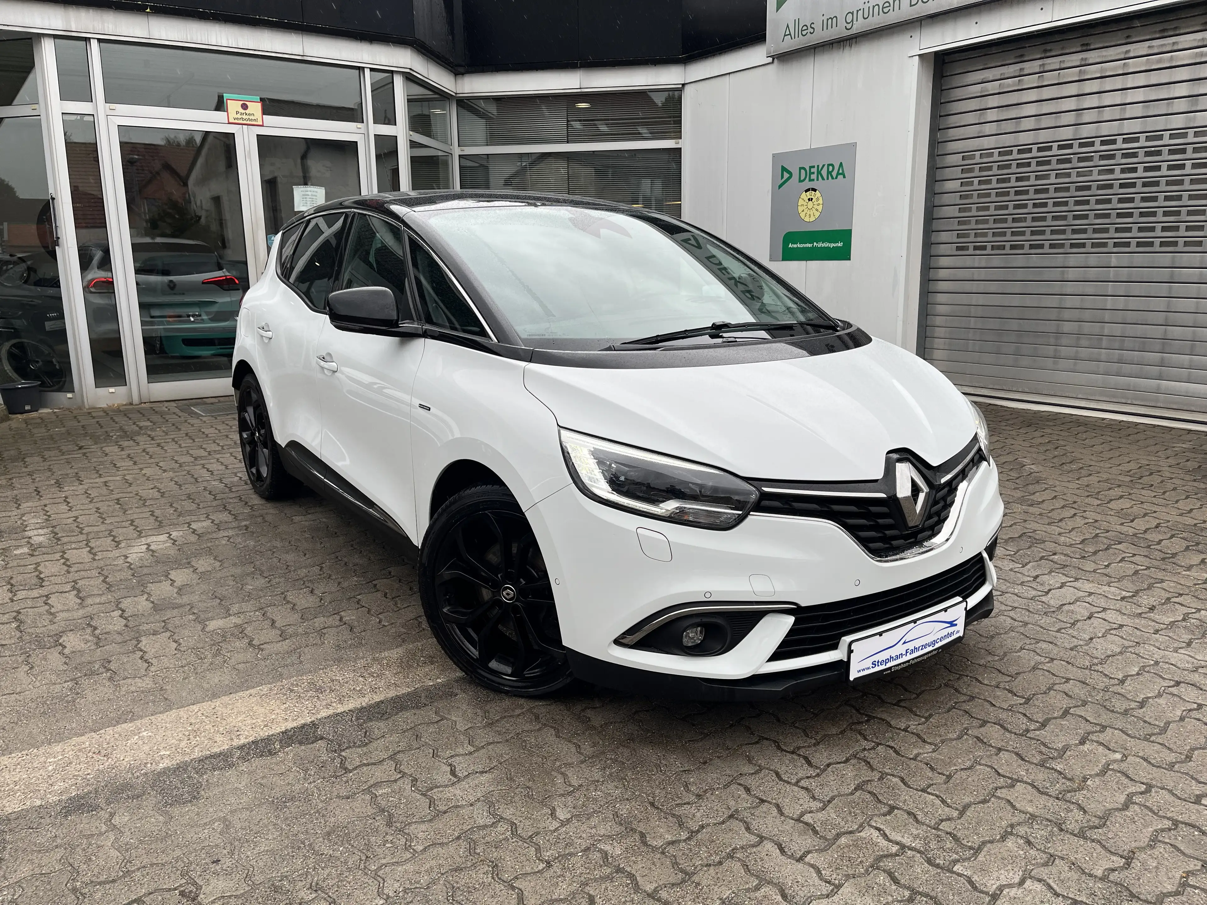 Renault Scenic Black Edition Bose Aut. 150Tce mit 20.Zoll..