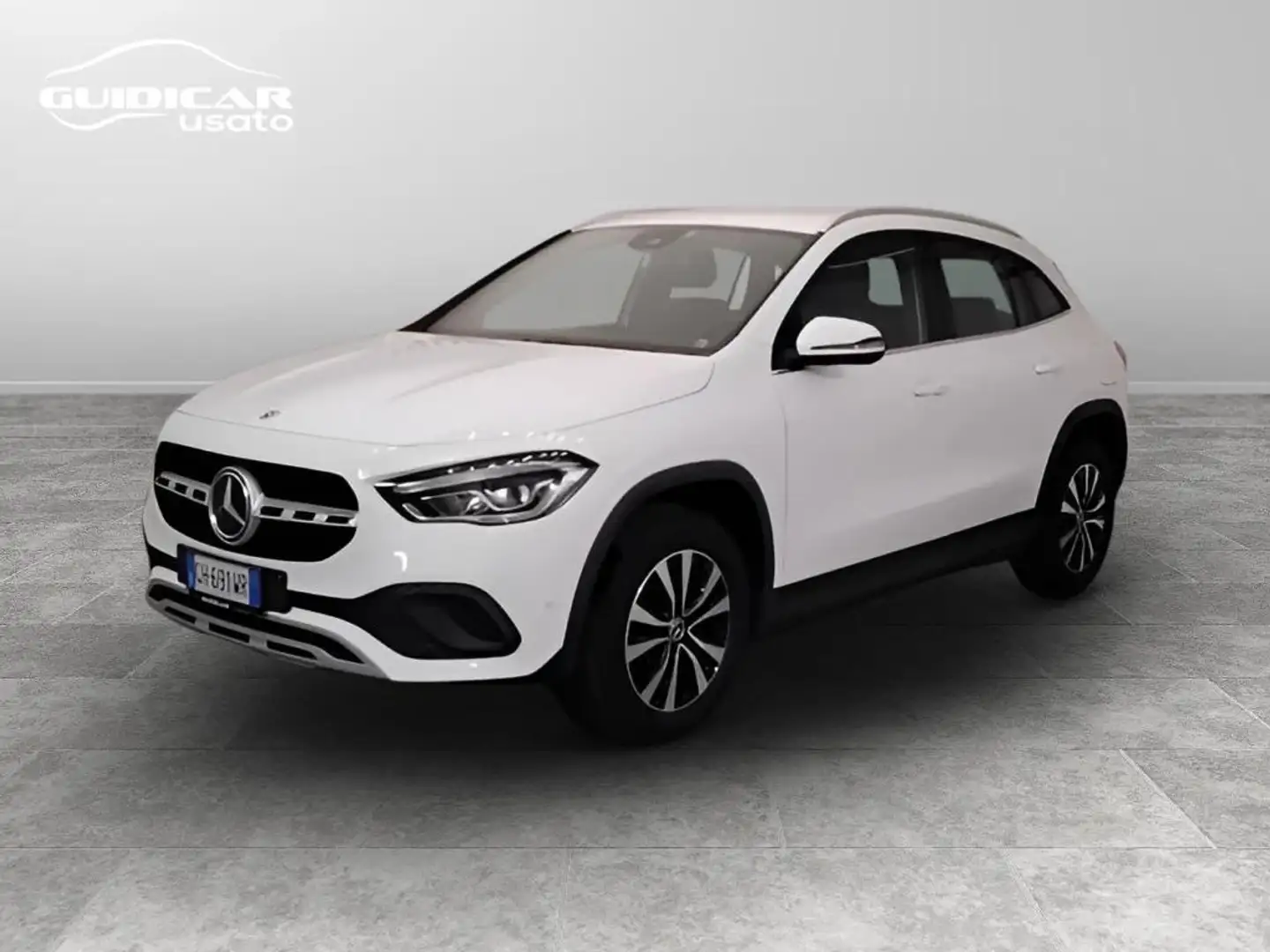 Mercedes-Benz GLA 180 d Sport auto Blanc - 1