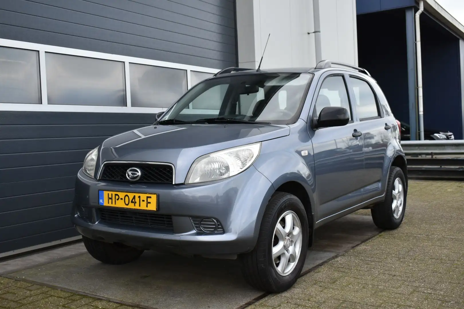 Daihatsu Terios 1.5-16v Adventure 4X4 schade. Grijs - 1