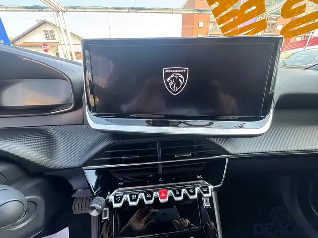 Peugeot 2008 view 16