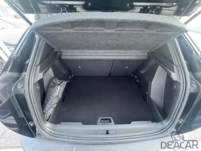 Peugeot 2008 view 8