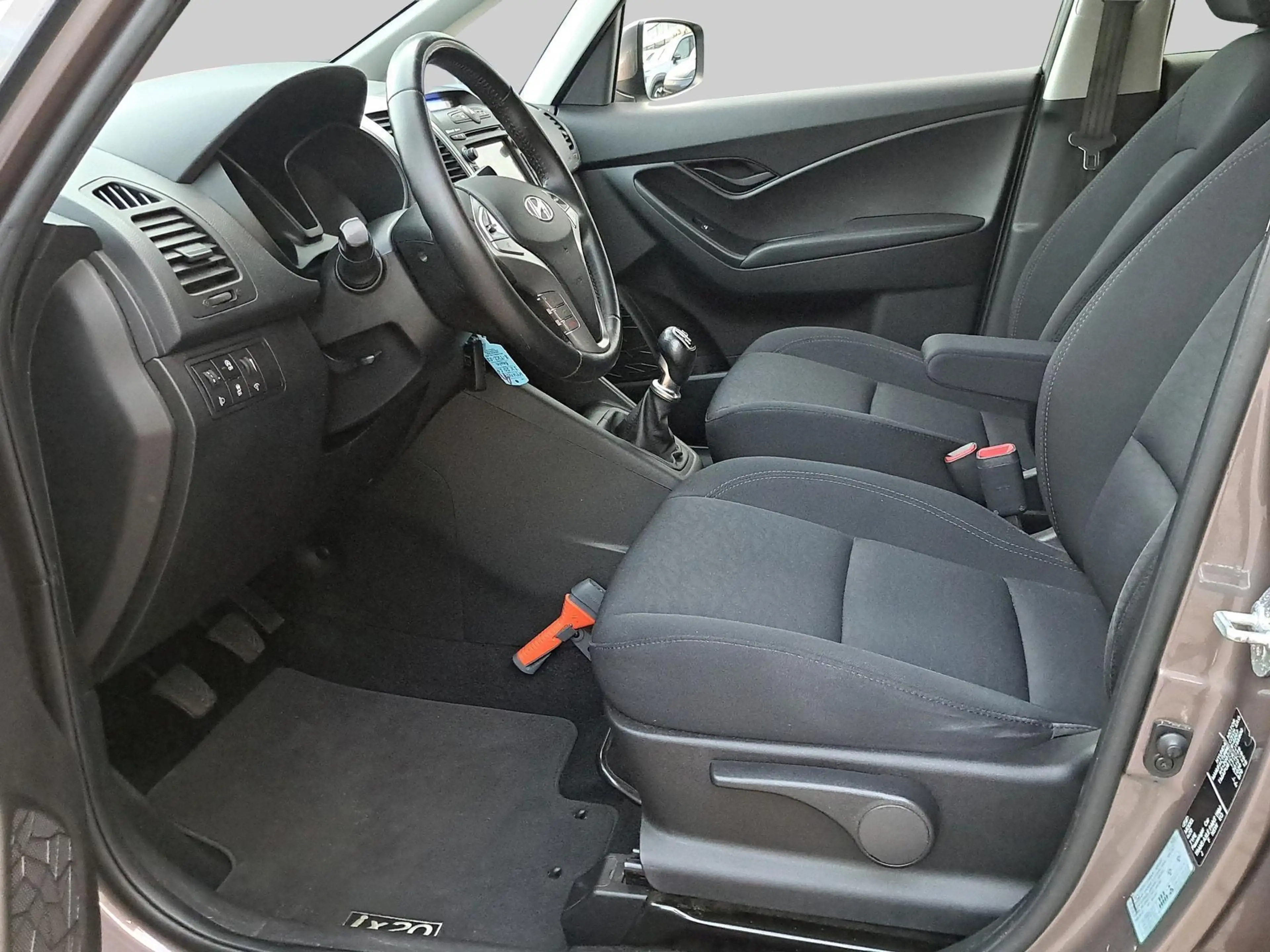 Hyundai iX20 1.4i Go! met slecht 47.250 kilometer! — photo 12