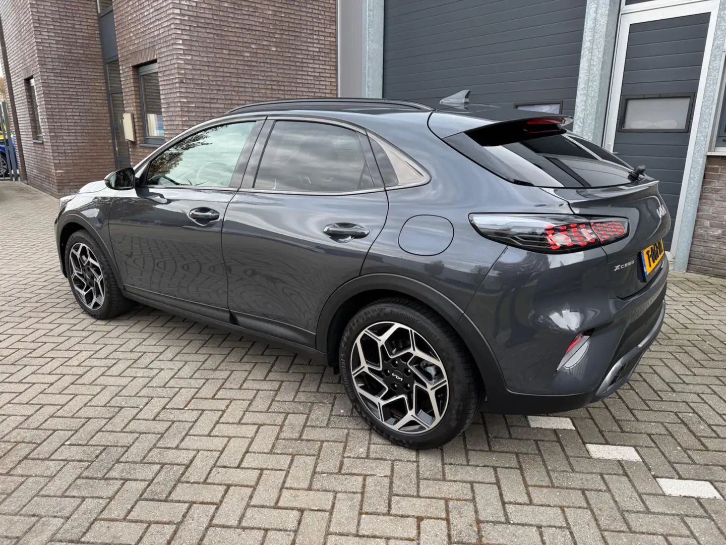 Kia XCeed 1.5 T-GDi GT-Line First Edition, LED, Navi, etc. Grijs - 2