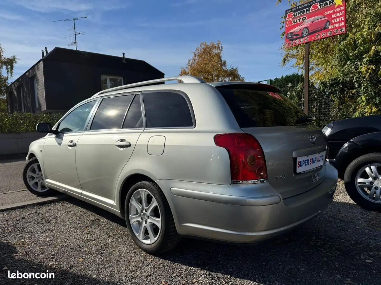 Toyota Avensis II BREAK 2L D-4 VVT-i LINEA SOL PACK 1er main2005 Gris - 2