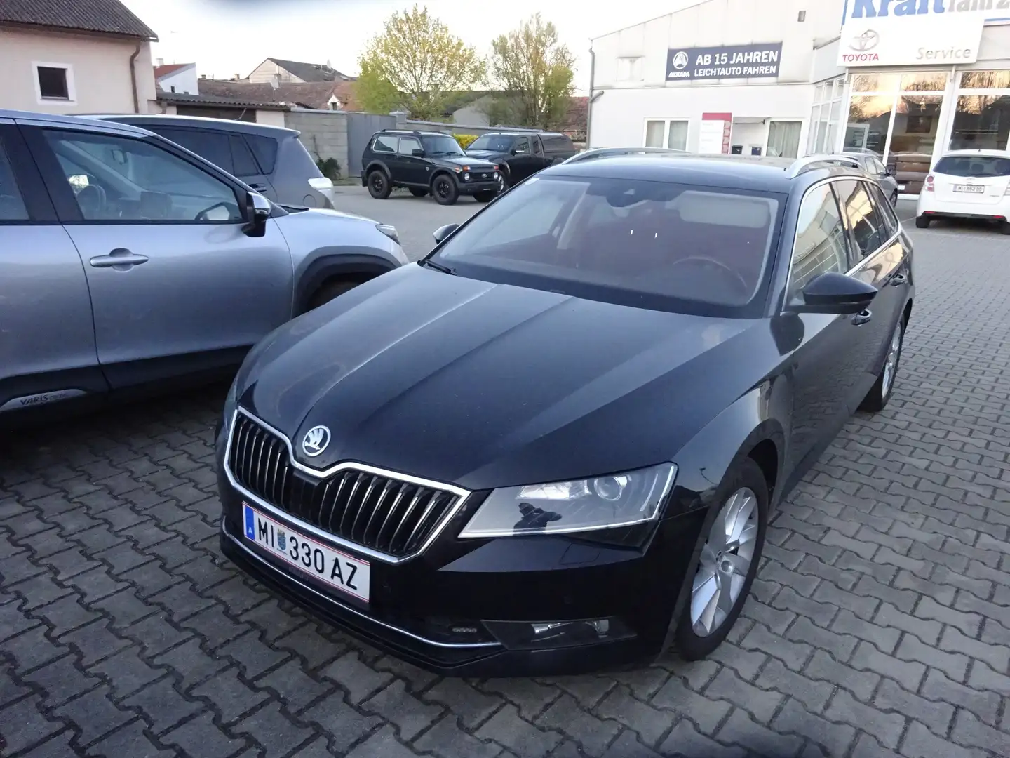 Skoda Superb Style Schwarz - 1