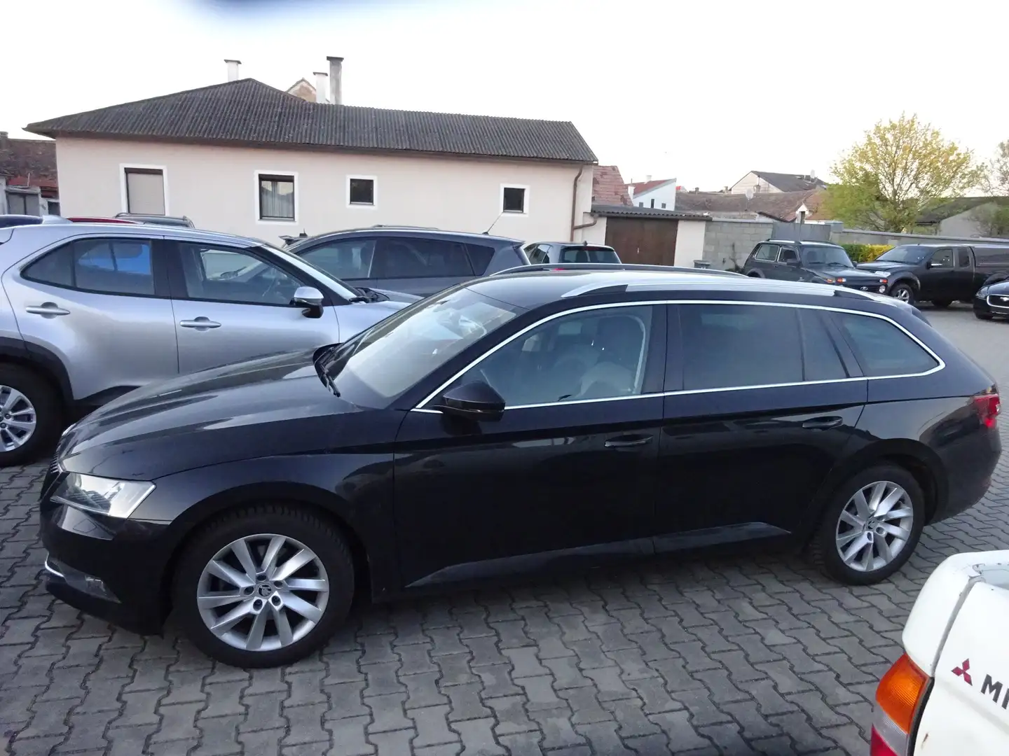 Skoda Superb Style Schwarz - 2