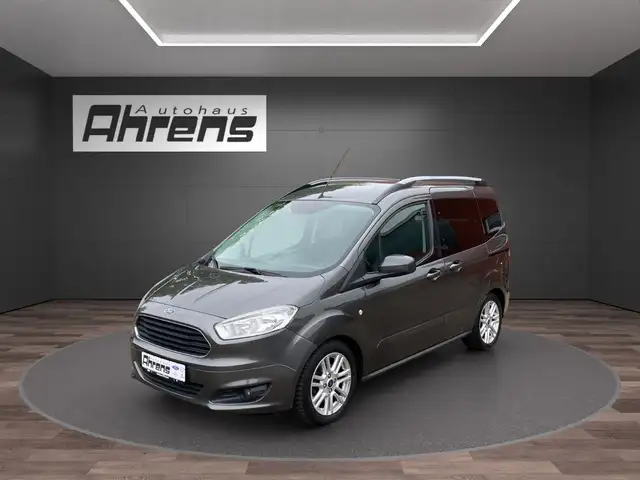 Ford Tourneo Courier 1.0 EcoBoost Titanium *Kamera*