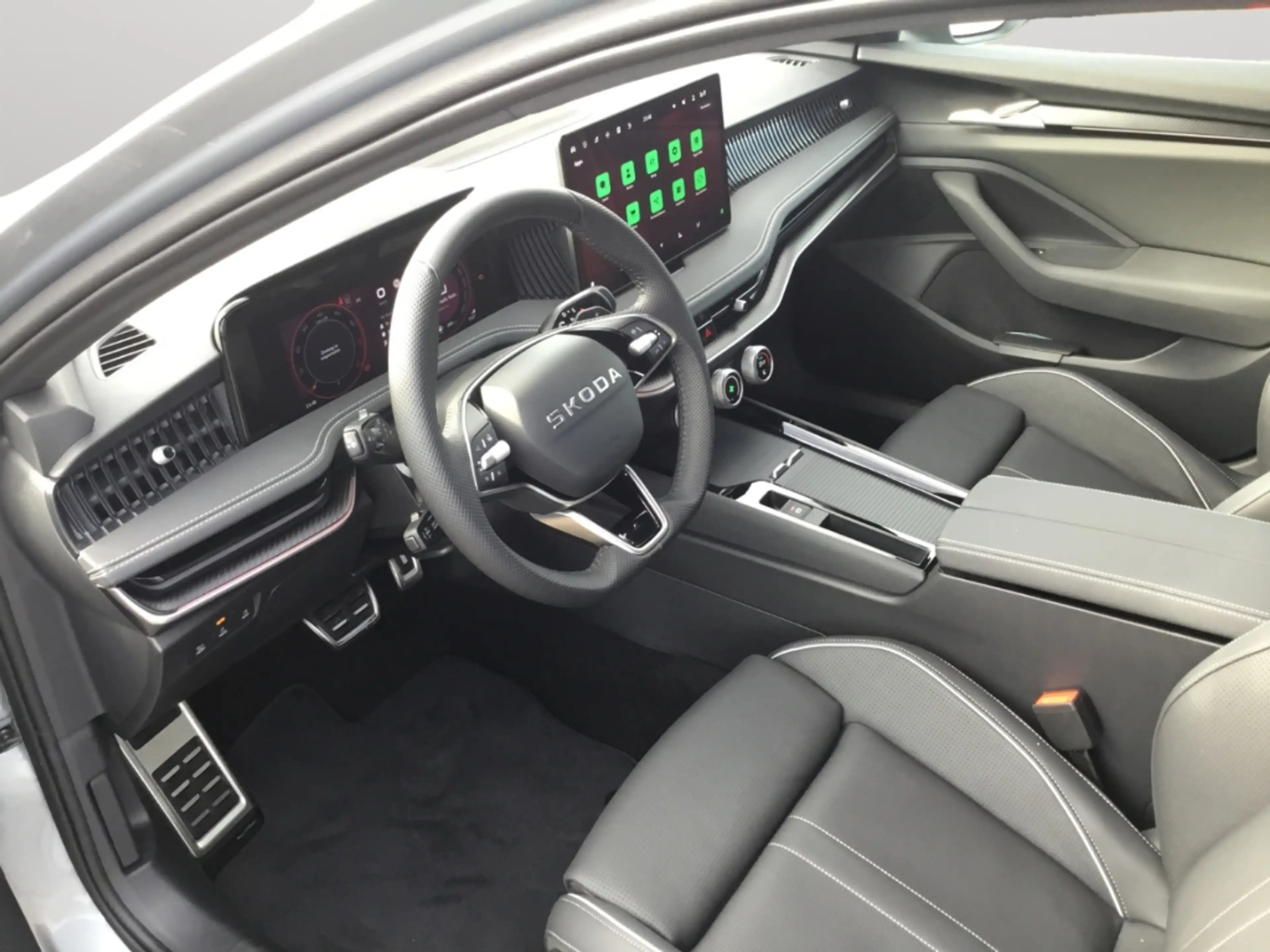Skoda Superb Combi 2.0TSI 4x4 DSG Sportline Matrix AHK STHZ Nav — photo 14