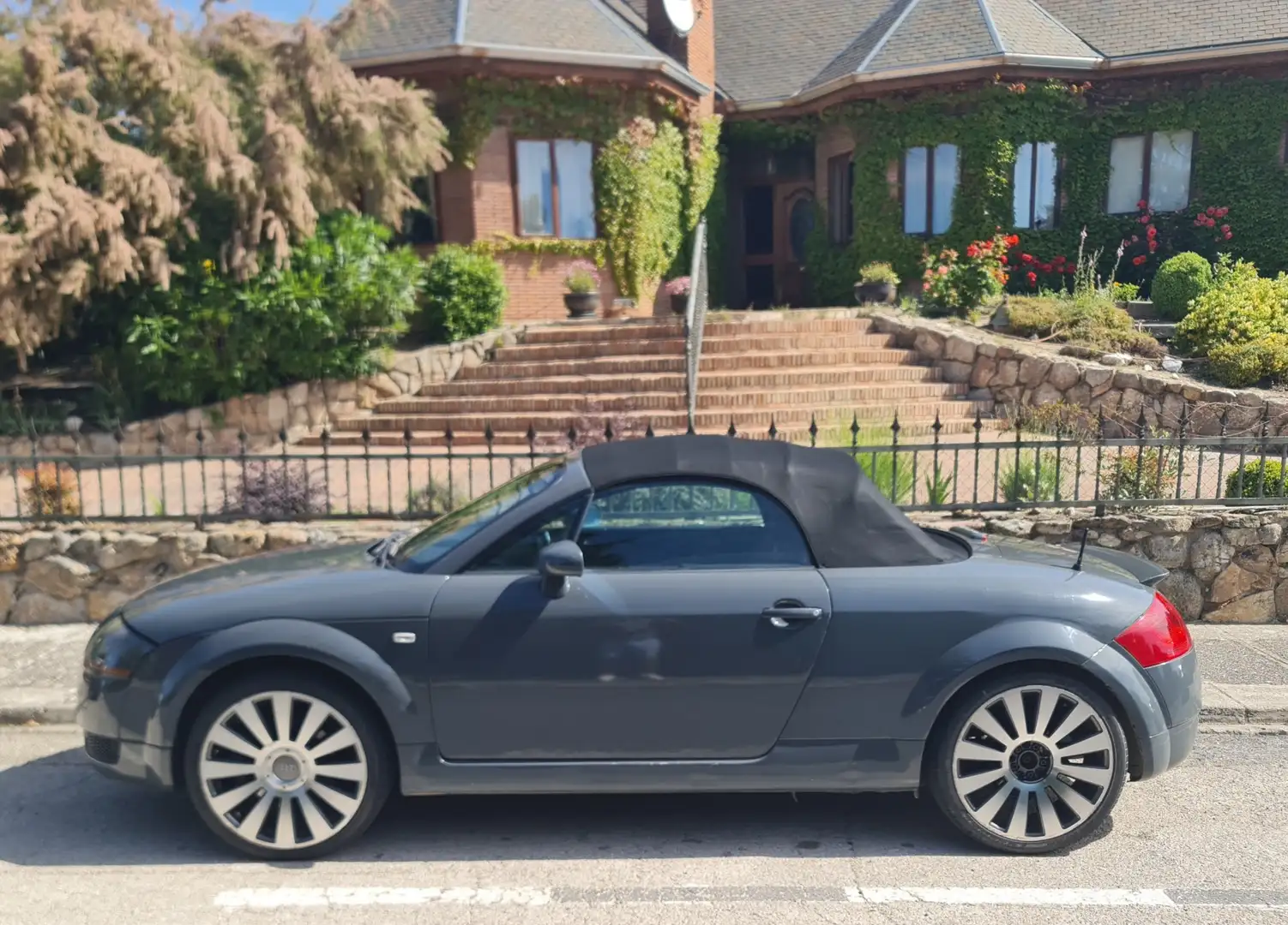 Audi TT Roadster 1.8T quattro 225 - 1