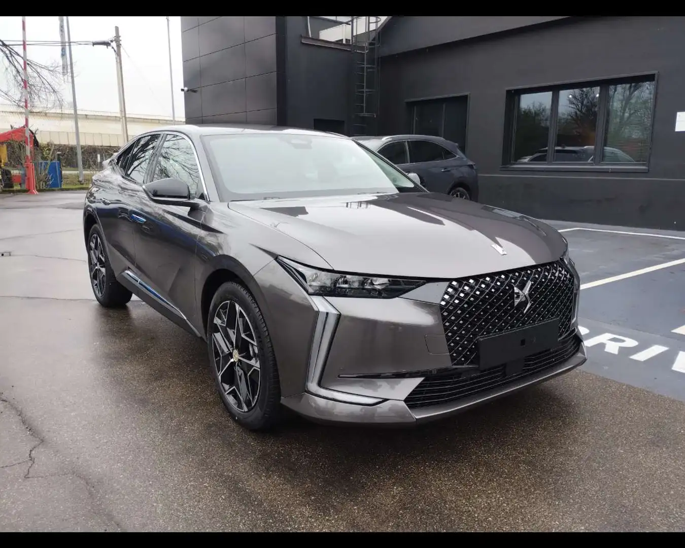 DS Automobiles DS 4 4 EDITION  FRANCE BLUEHDI 130 Grau - 2