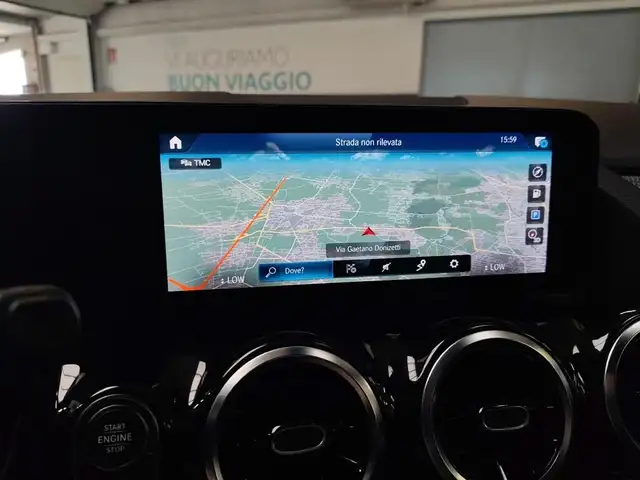 Mercedes-Benz GLA view 20