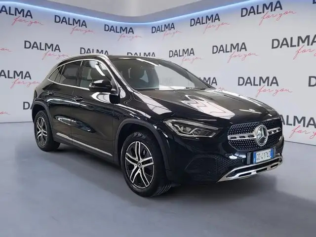 Mercedes-Benz GLA view 7