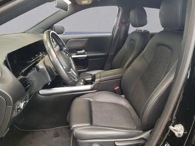 Mercedes-Benz GLA view 10